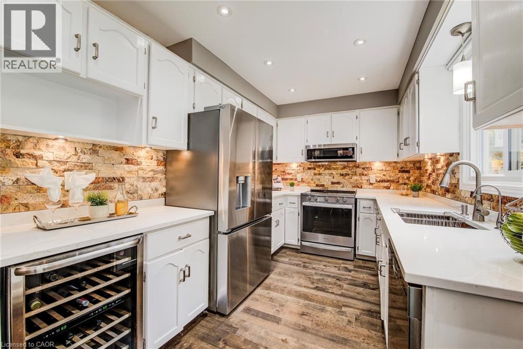 295 Wiltshire Pl, Waterloo, ON N2T 1R3