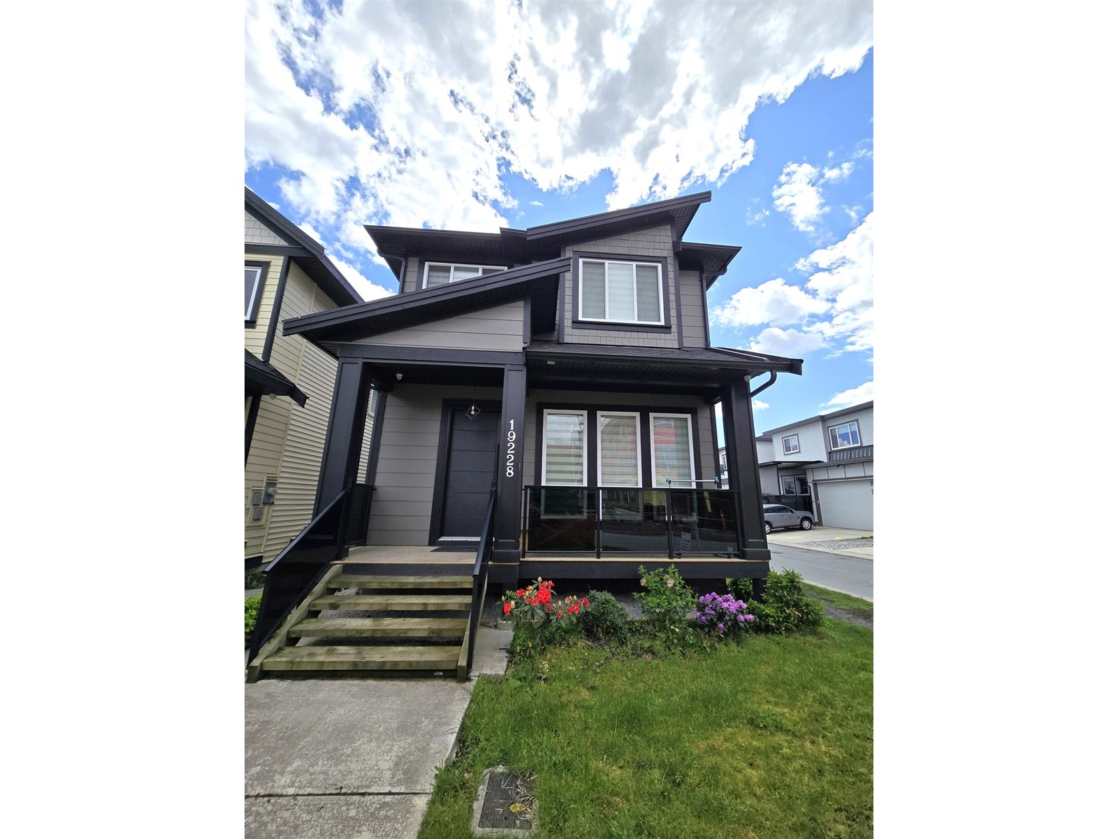 19228 Aloha Dr, Surrey, BC V4N 6T9
