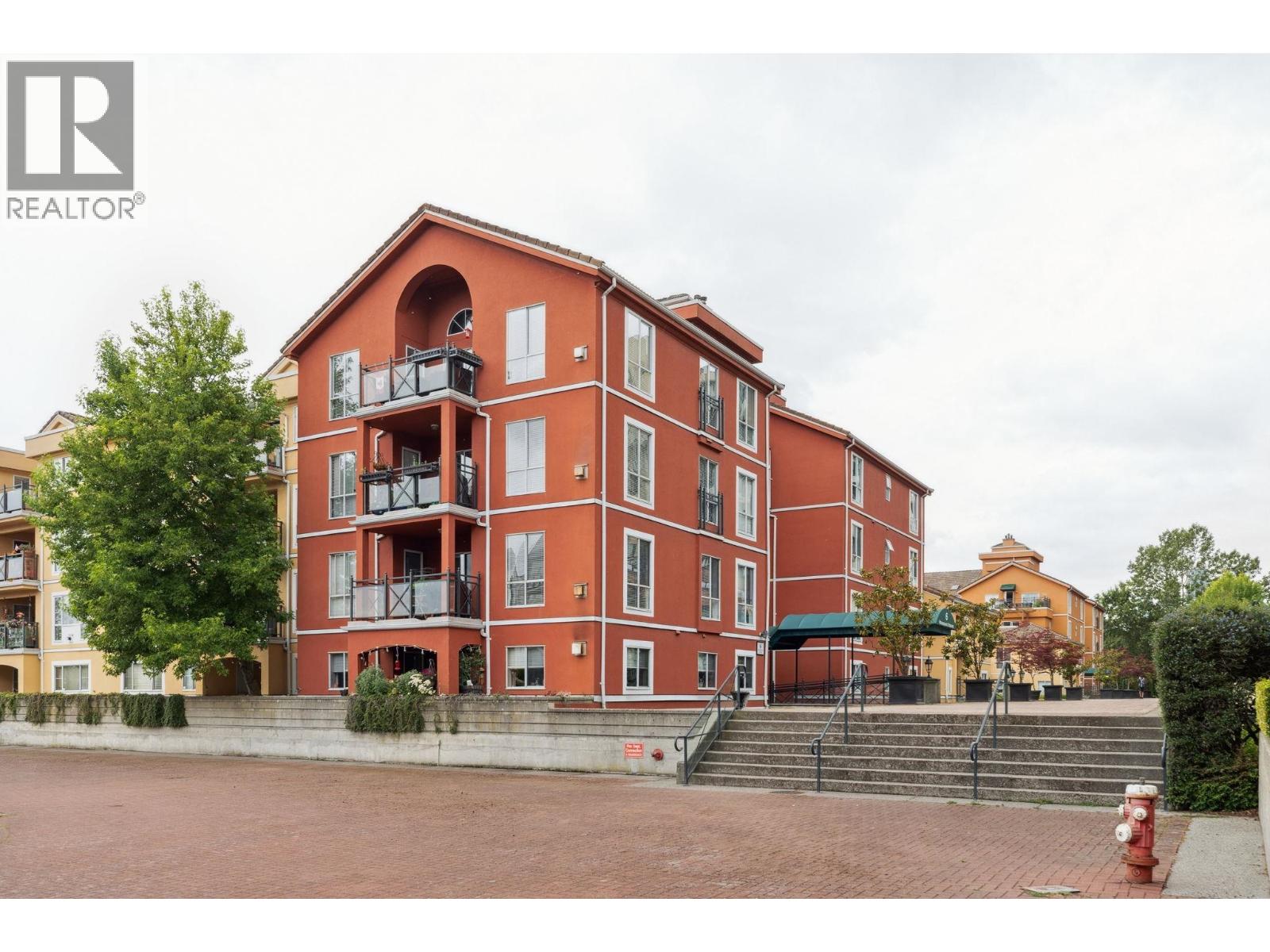 6 Renaissance Square Unit 104, New Westminster, BC V3M 6N8