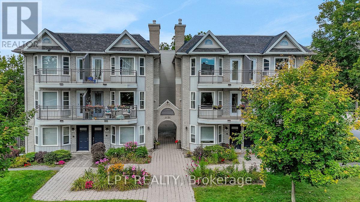 13 1121 Bavlie Ave, Ottawa, ON K1H 8P3