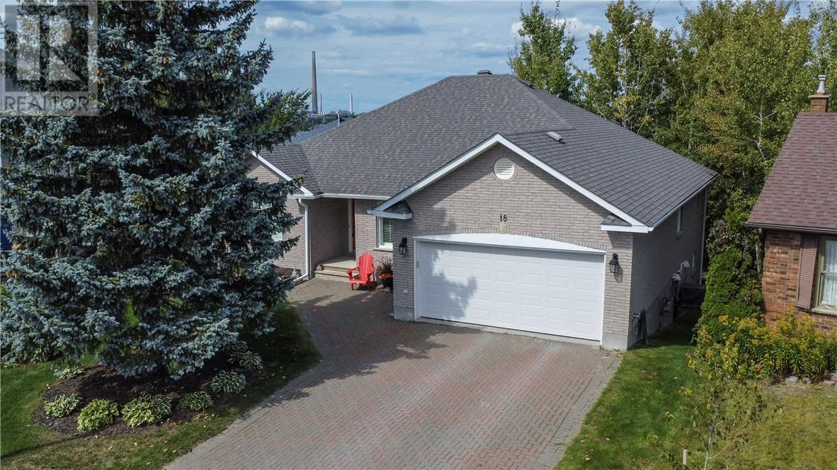 18 Saturn Ct, Sudbury, ON P3E 6B8