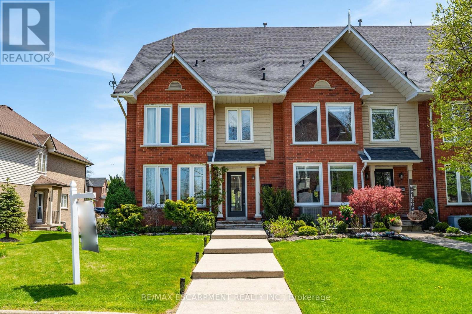 91 Edgewater Dr, Hamilton, ON L8E 4Z2