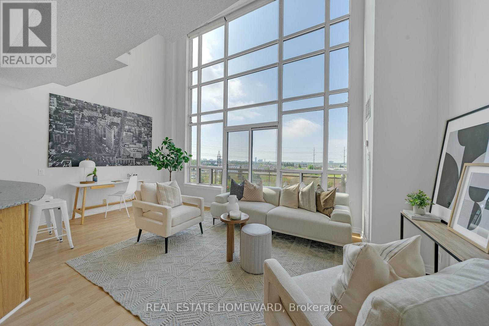 812 1720 Eglinton Ave E, Toronto, ON M4A 2X8