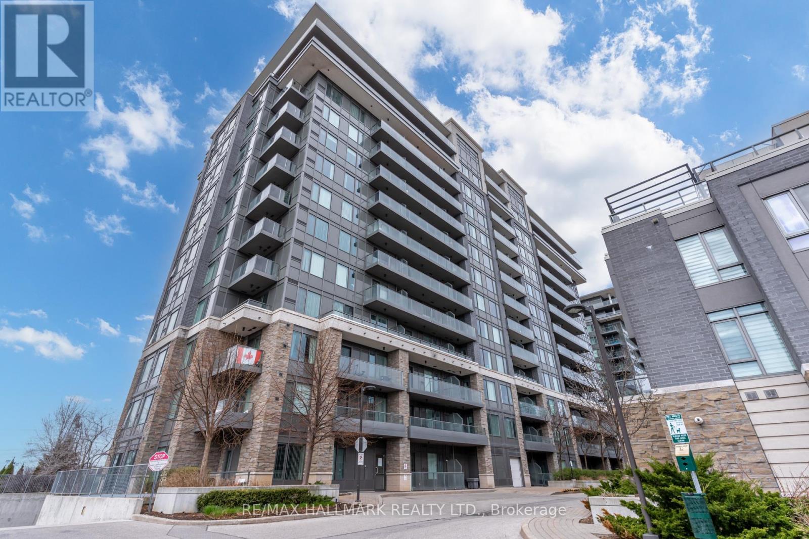 325 S Park Rd, Markham, ON L3T 7W2