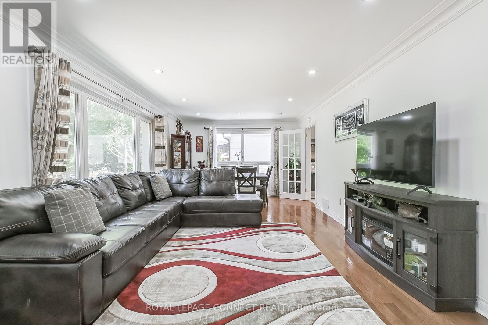 27 Horton Blvd, Toronto, ON M1J 1K7