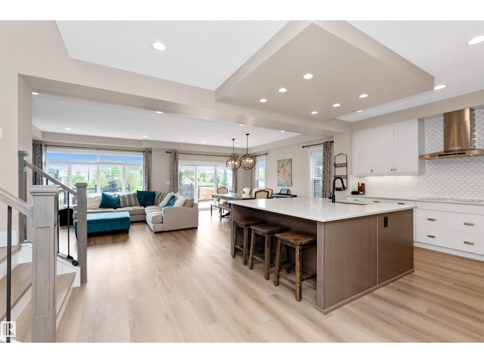 2015 Price Landing Ld SW, Edmonton, AB T6W 3P8
