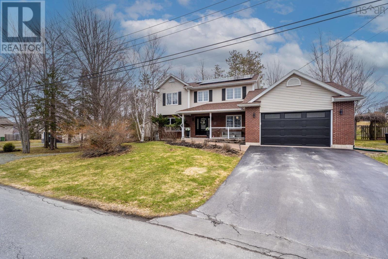 17 Pineview Cres, Stellarton, NS B0K 1S0