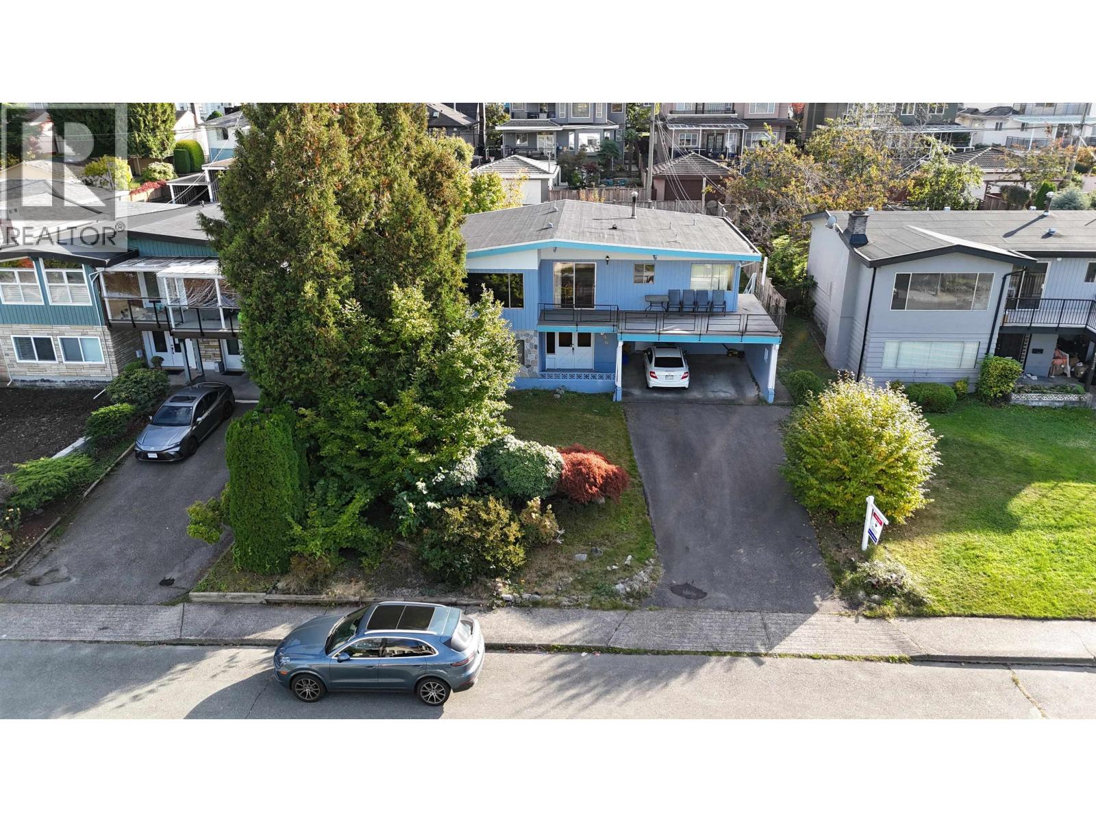 6096 Service St, Burnaby, BC V5H 1V8