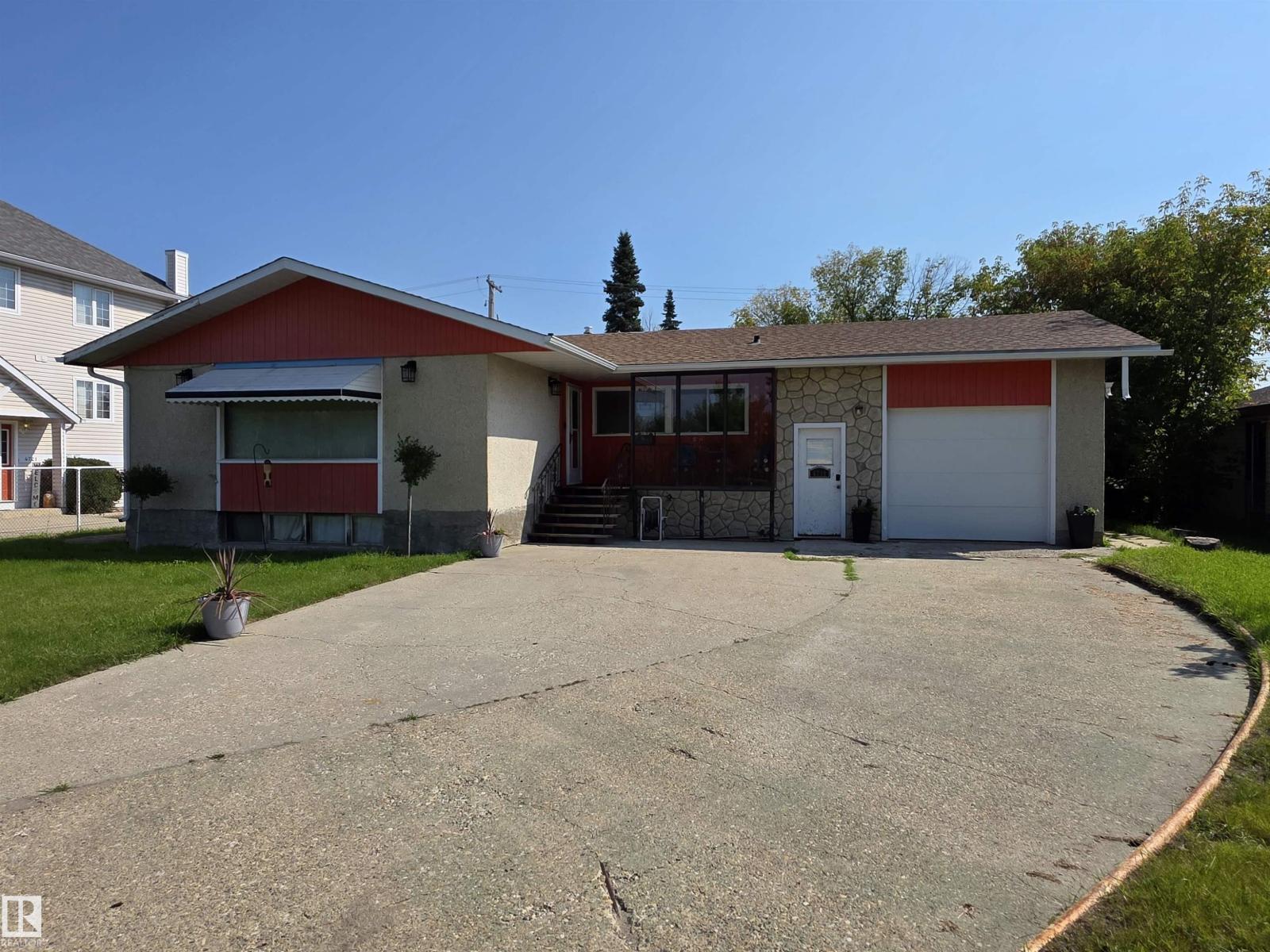 50 St Unit 4719, Drayton Valley, AB T7A 1J1