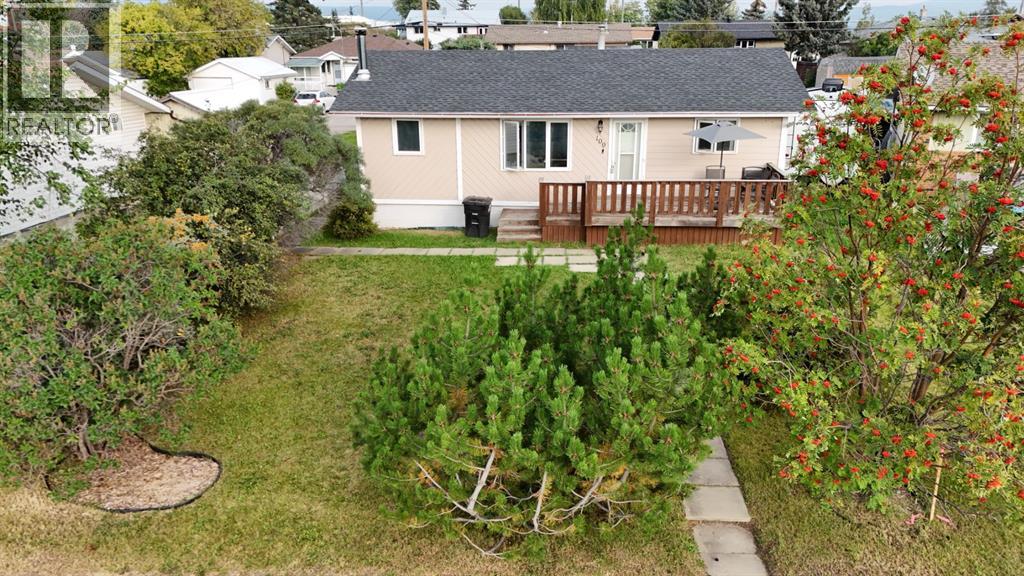 109 Cadomin Sq, Hinton, AB T7V 1P2