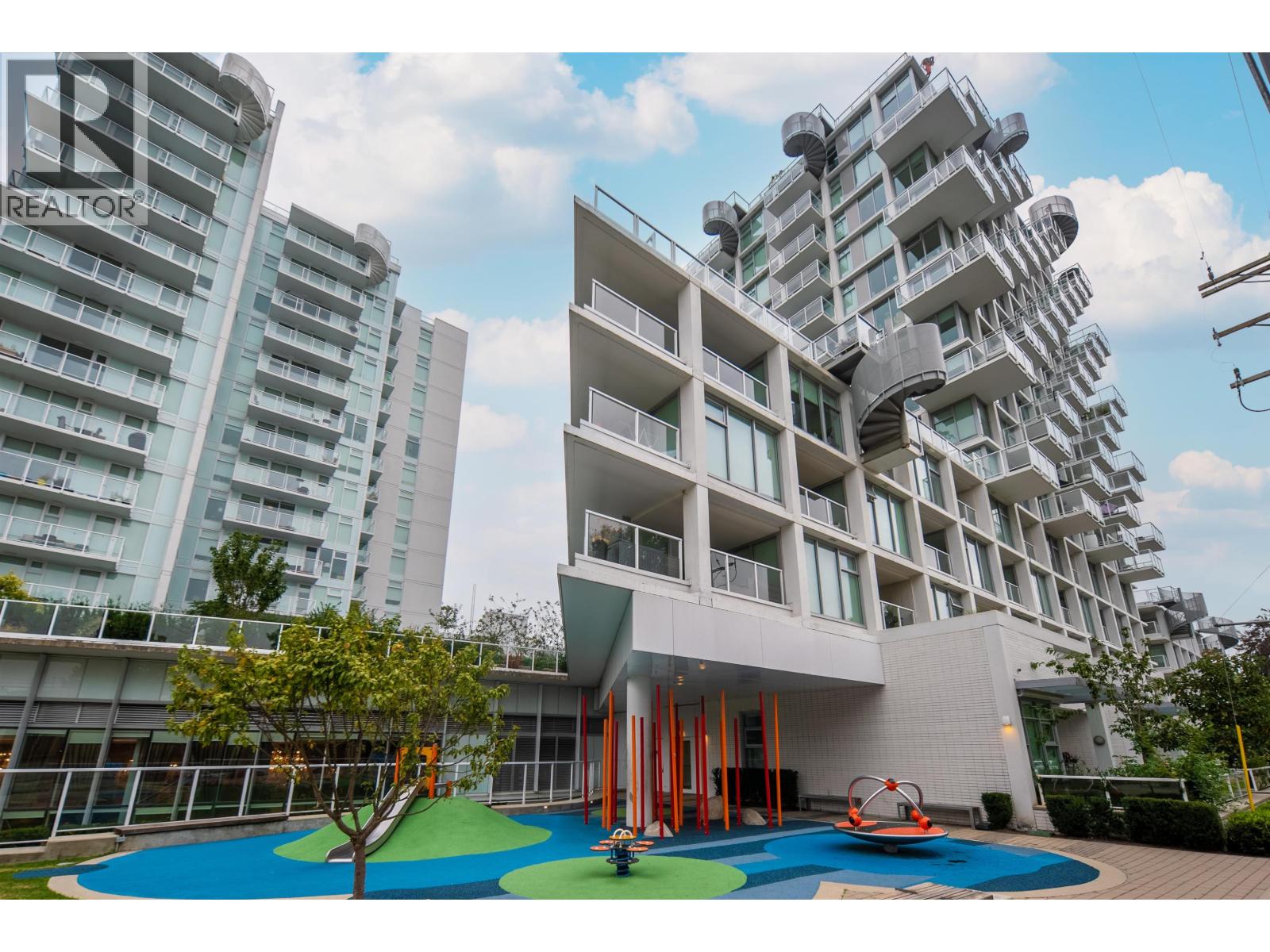 2221 E 30 Avenue Unit 1709, Vancouver, BC V5N 0G6