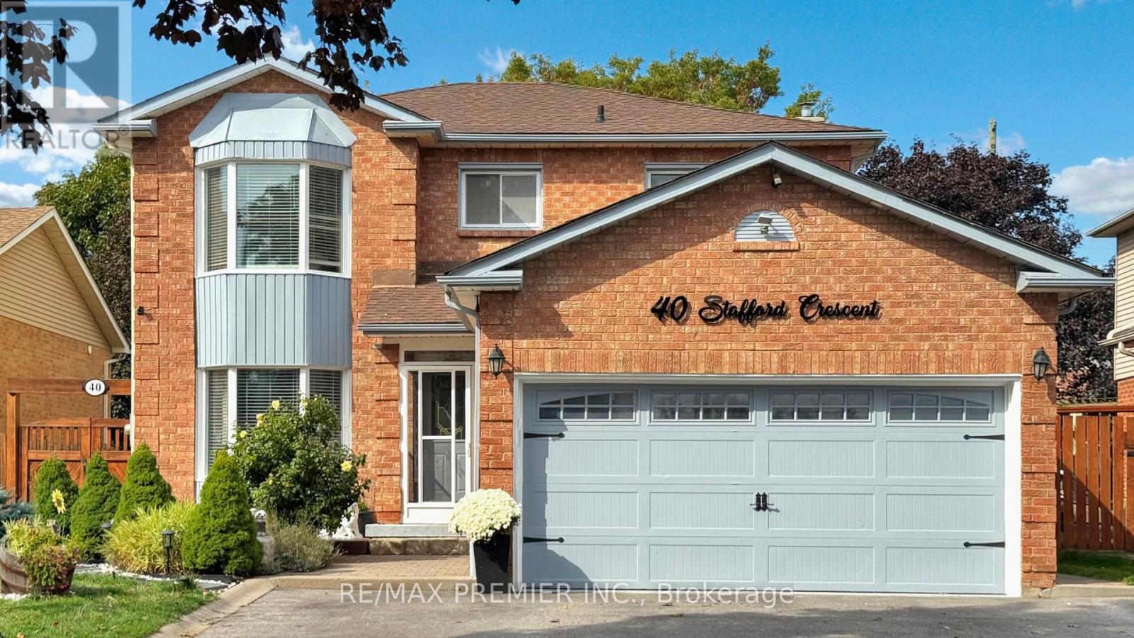 40 Stafford Cres, Whitby Blue Grass Meadows, ON L1N 8T6