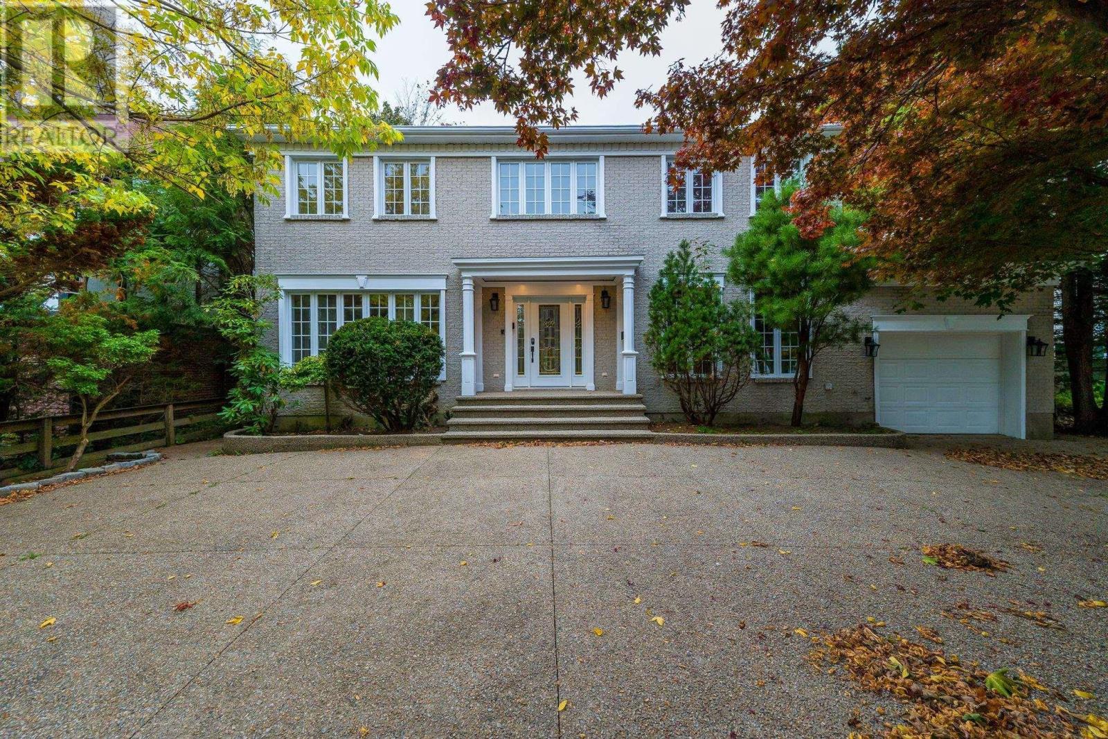 916 Young Ave, Halifax, NS B3H 2W1