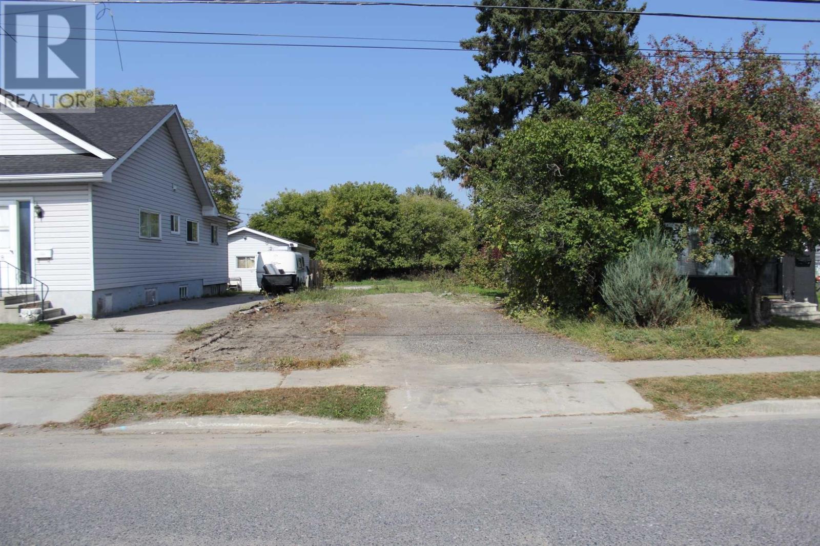 220 Third St E, Fort Frances, ON P9A 1P8