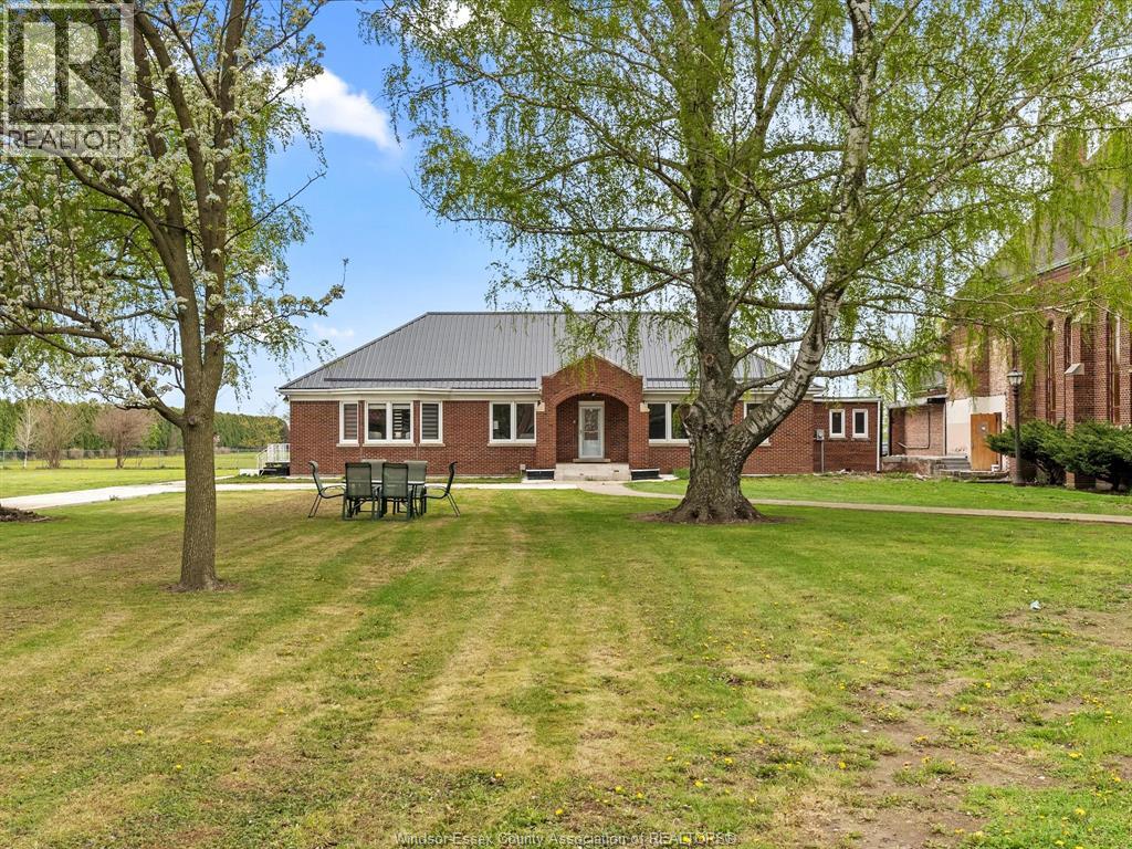 25667 Winterline Rd, Chatham-Kent, ON N0P 1S0