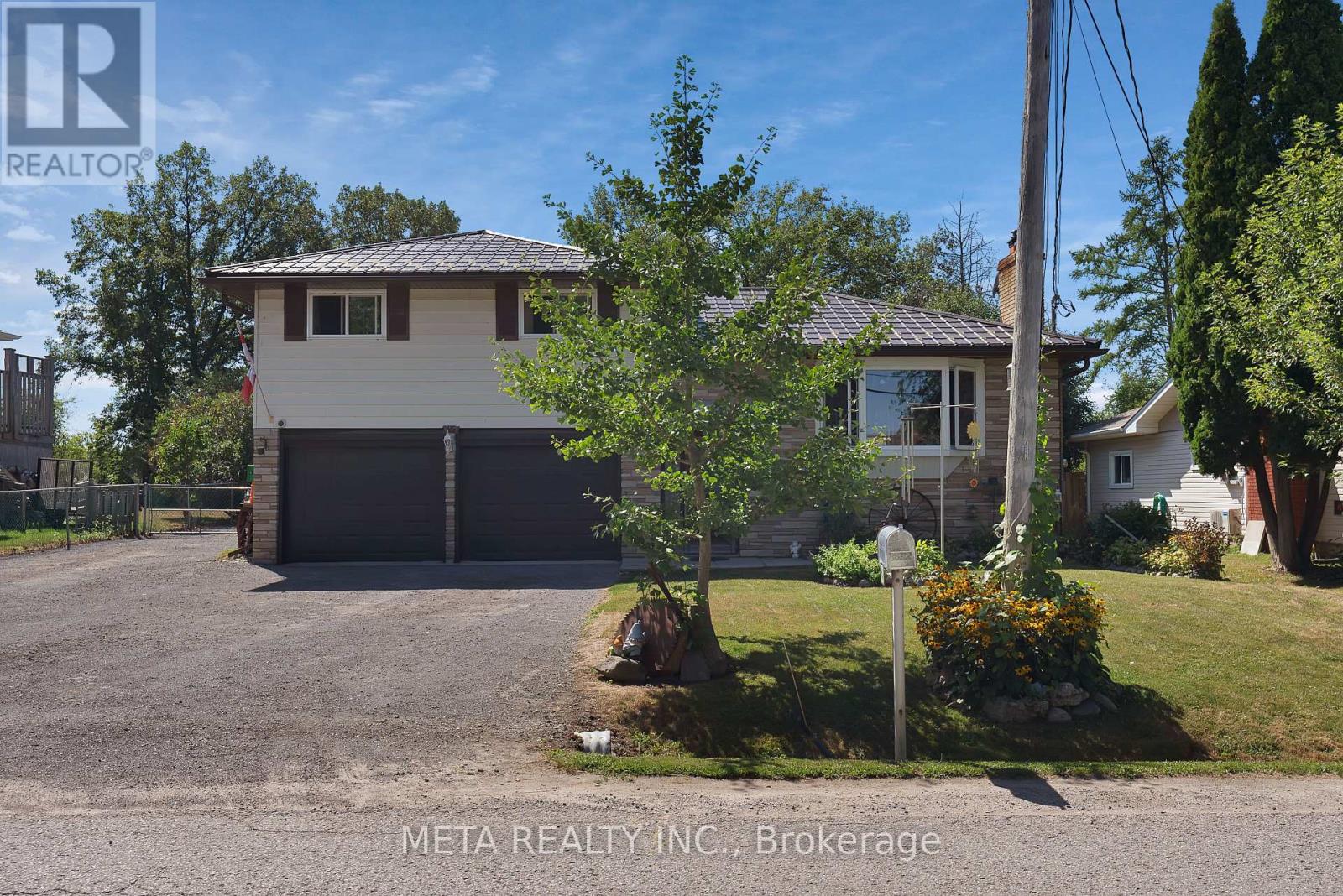 520 Duclos Point Rd, Georgina, ON L0E 1N0