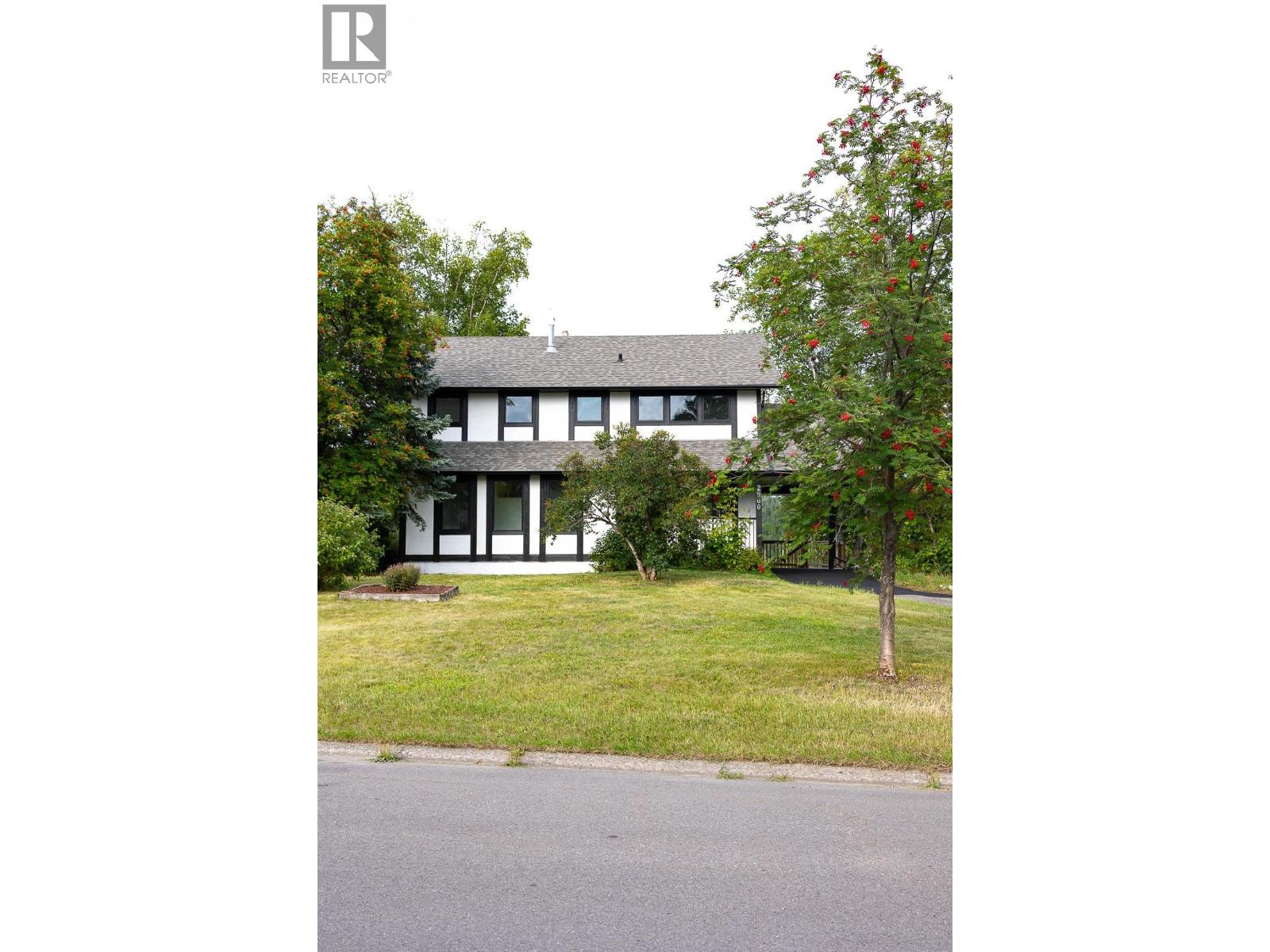 2960 Nechako Dr, Prince George, BC V2M 3A8