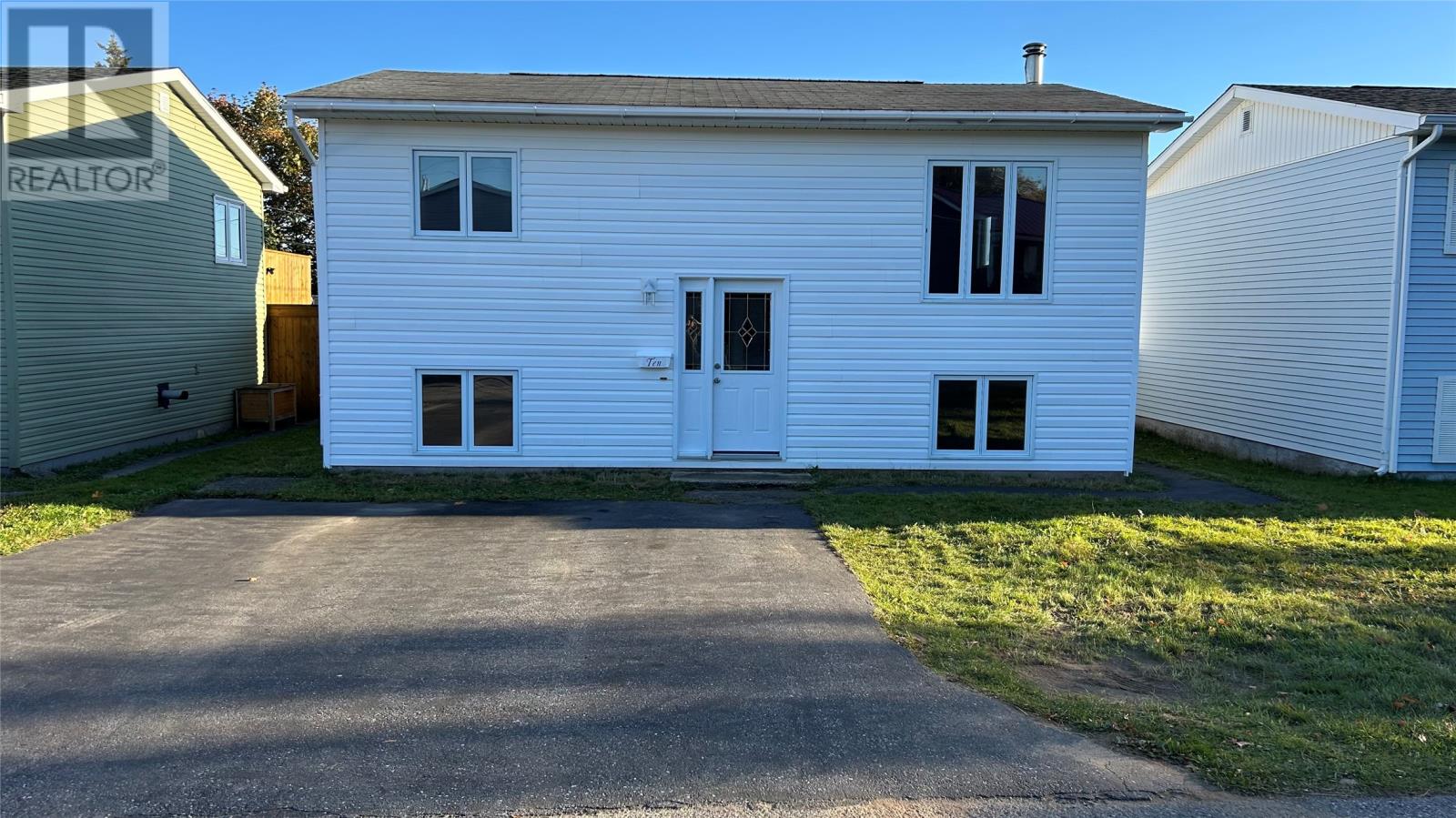 10 New Haven Ln, Stephenville, NL A2N 2L9