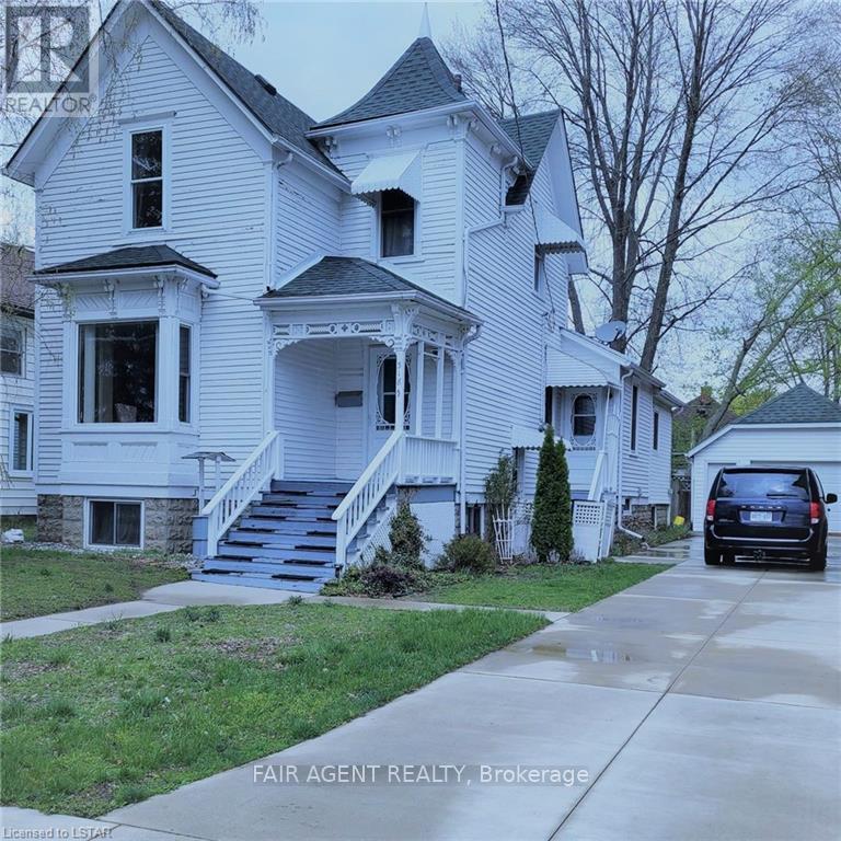 318 Nelson St, Chatham-kent Wallaceburg, ON N8A 4G6