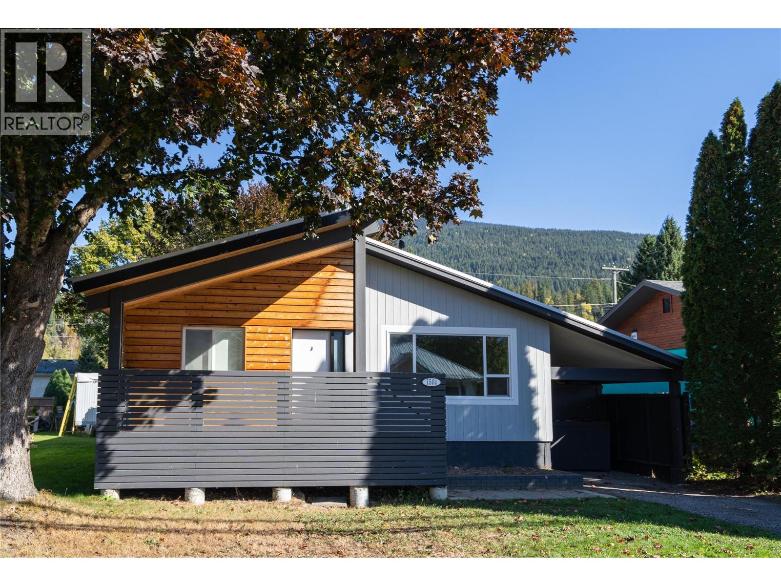 1504 Third St W, Revelstoke, BC V0E 2S0
