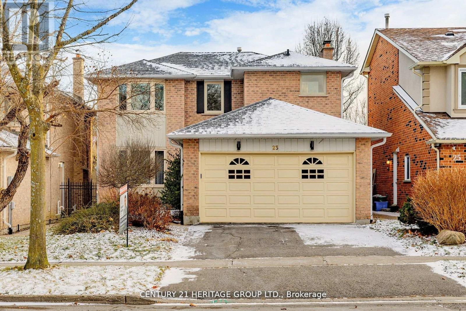 23 Gilbank Dr, Aurora, ON L4G 5G2