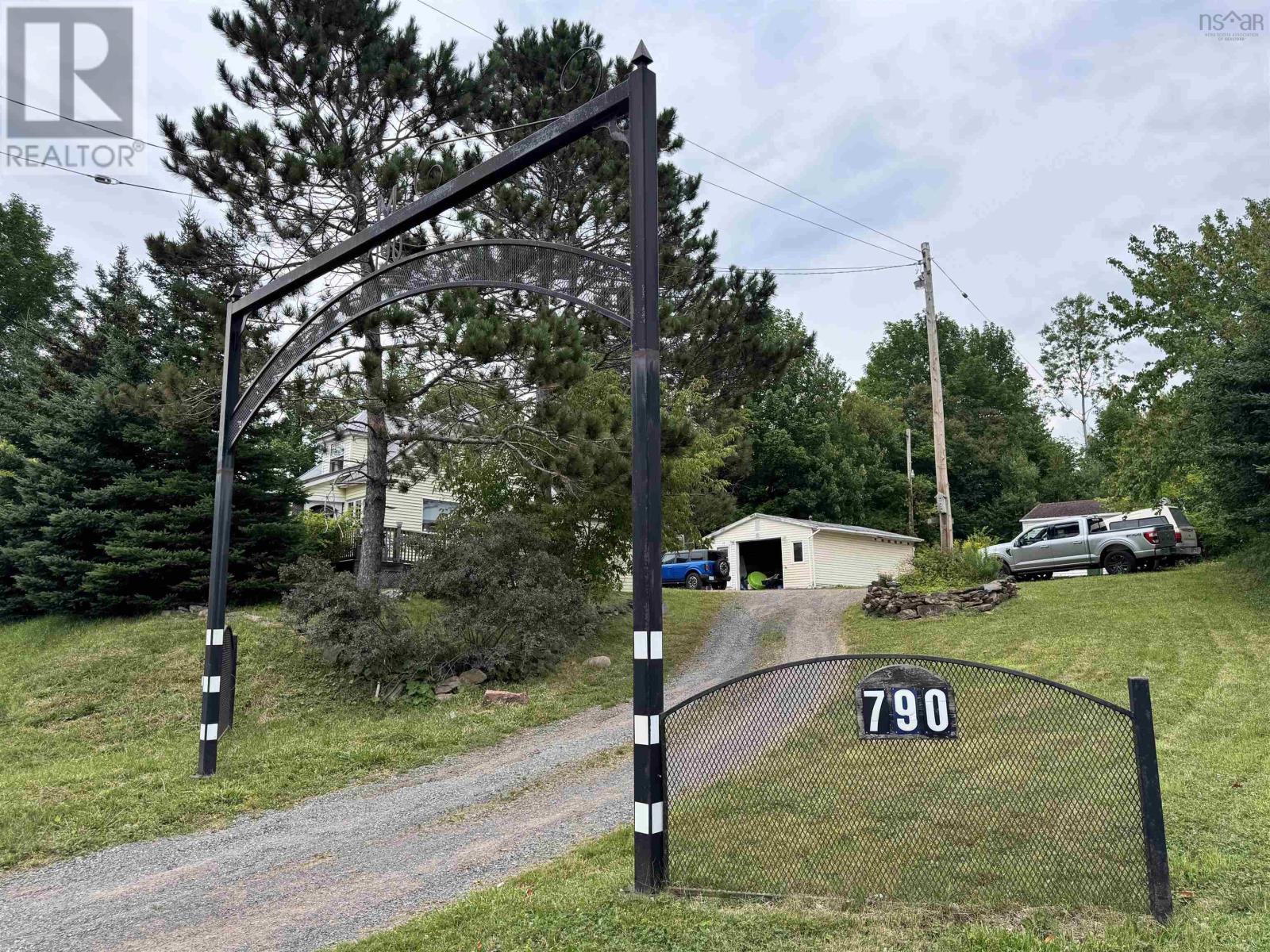 790 Trenton Rd, New Glasgow, NS B2H 2M8