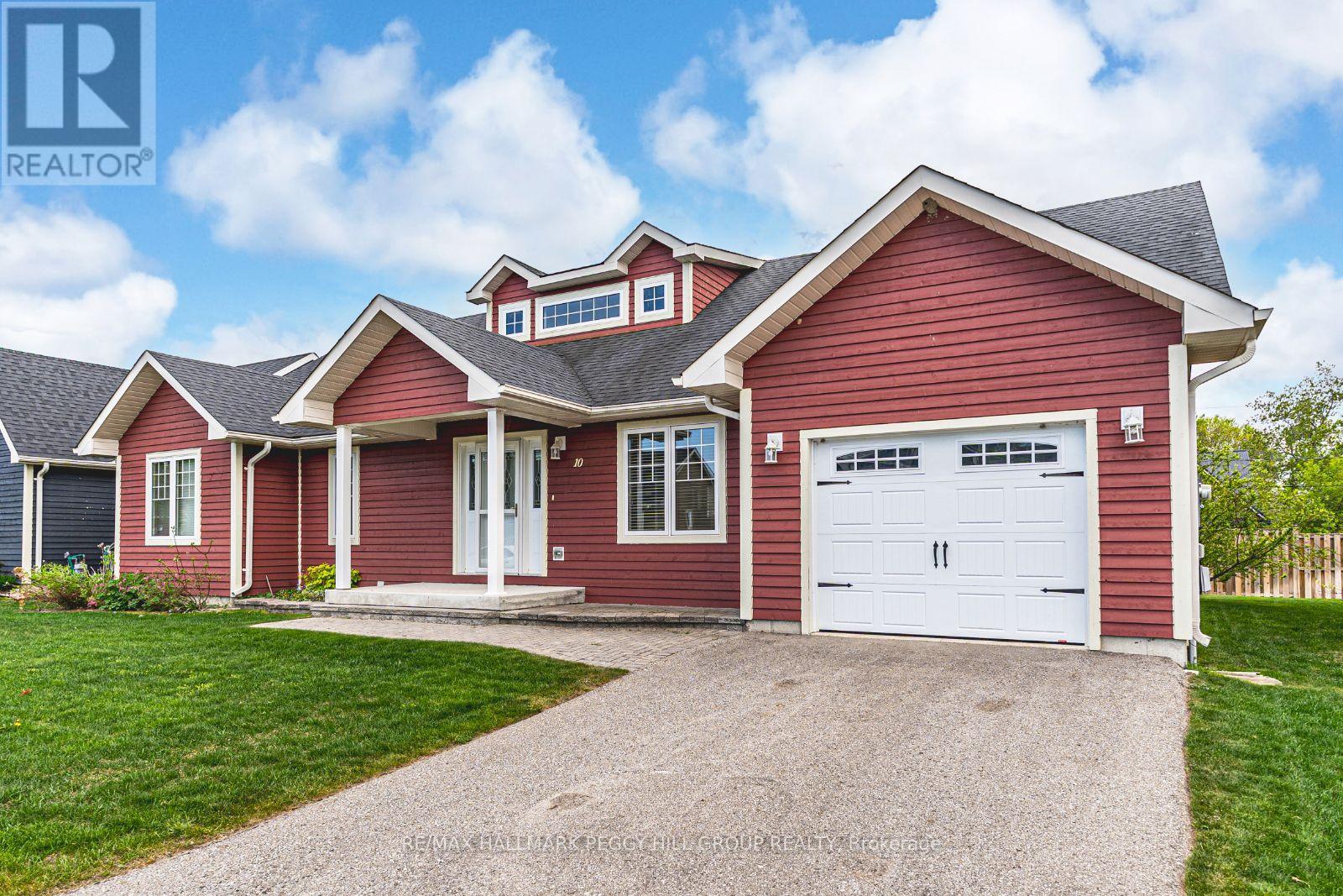 10 Grew Cres, Penetanguishene, ON L9M 0A4