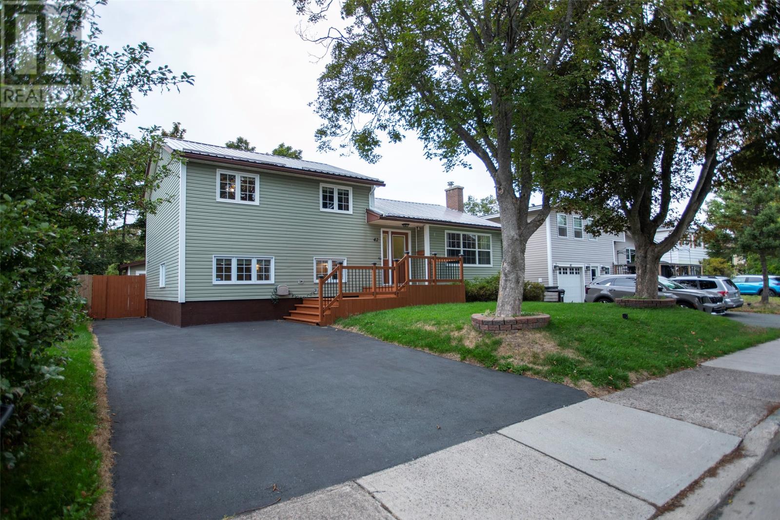 42 Dundas St, St. John's, NL A1B 1X2