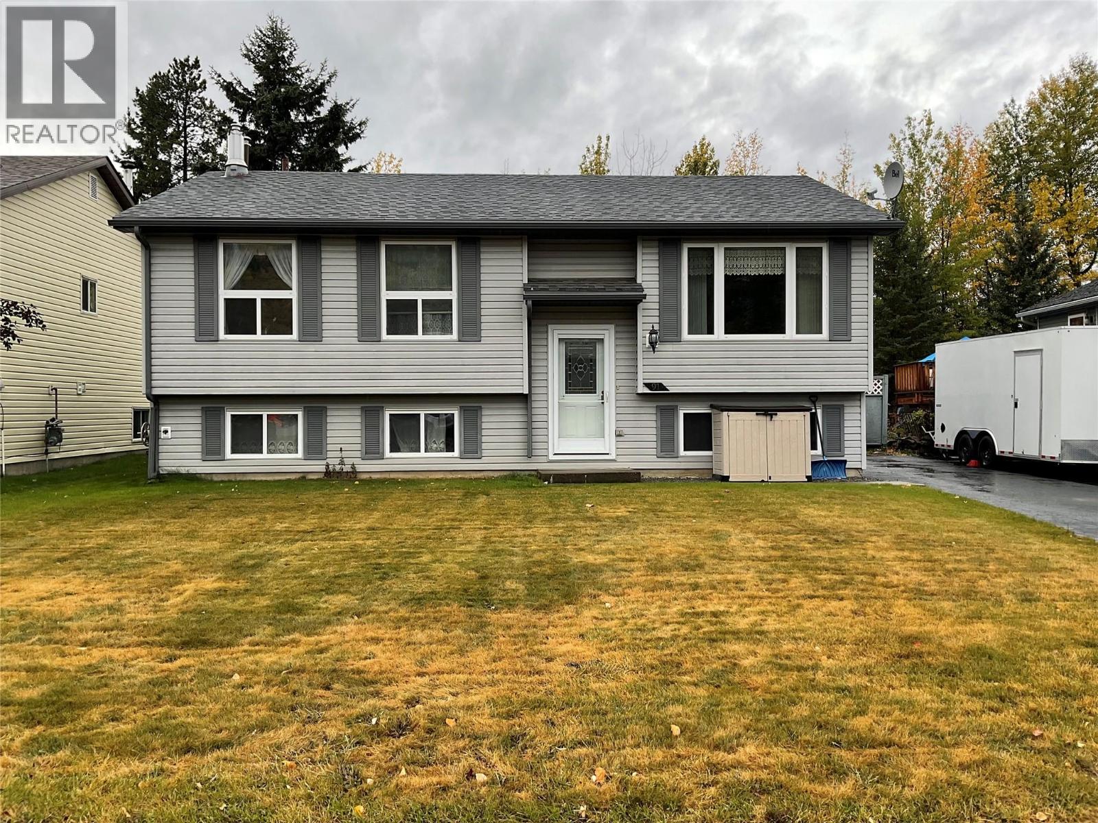 91 Wolverine Ave, Tumbler Ridge, BC V0C 2W0