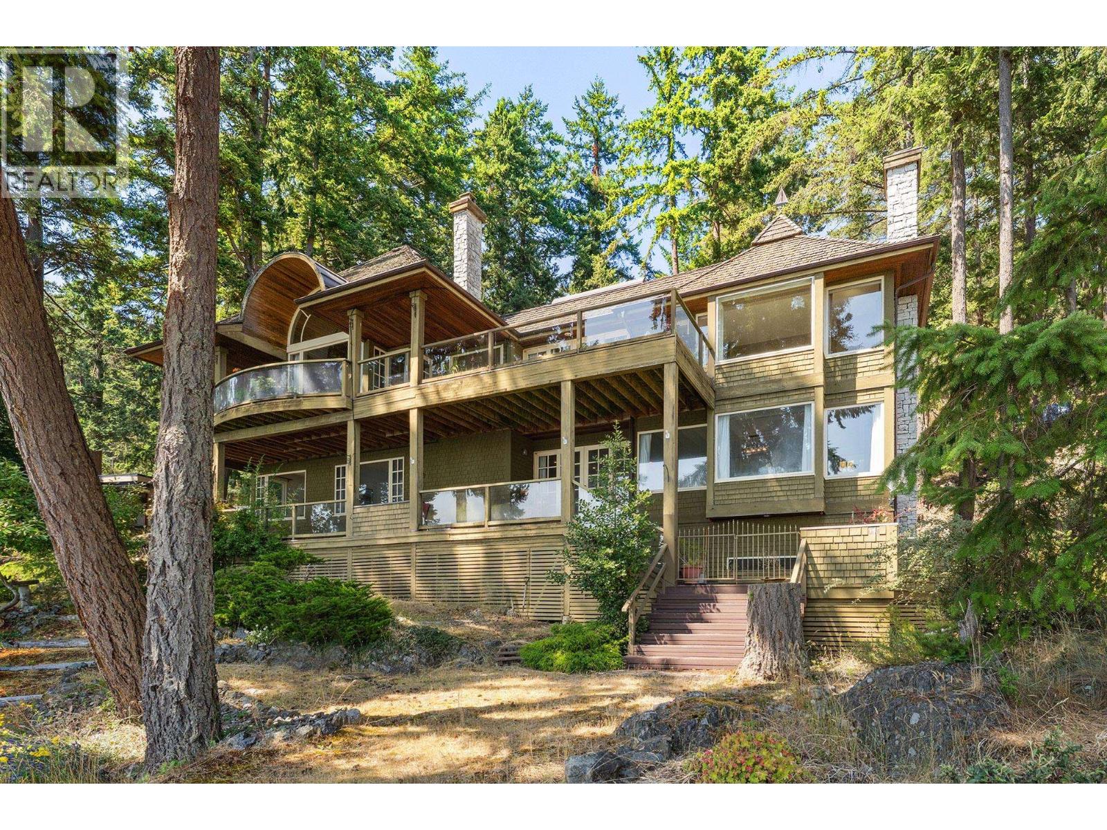 1251 Fairweather Rd, Bowen Island, BC V0N 1G2