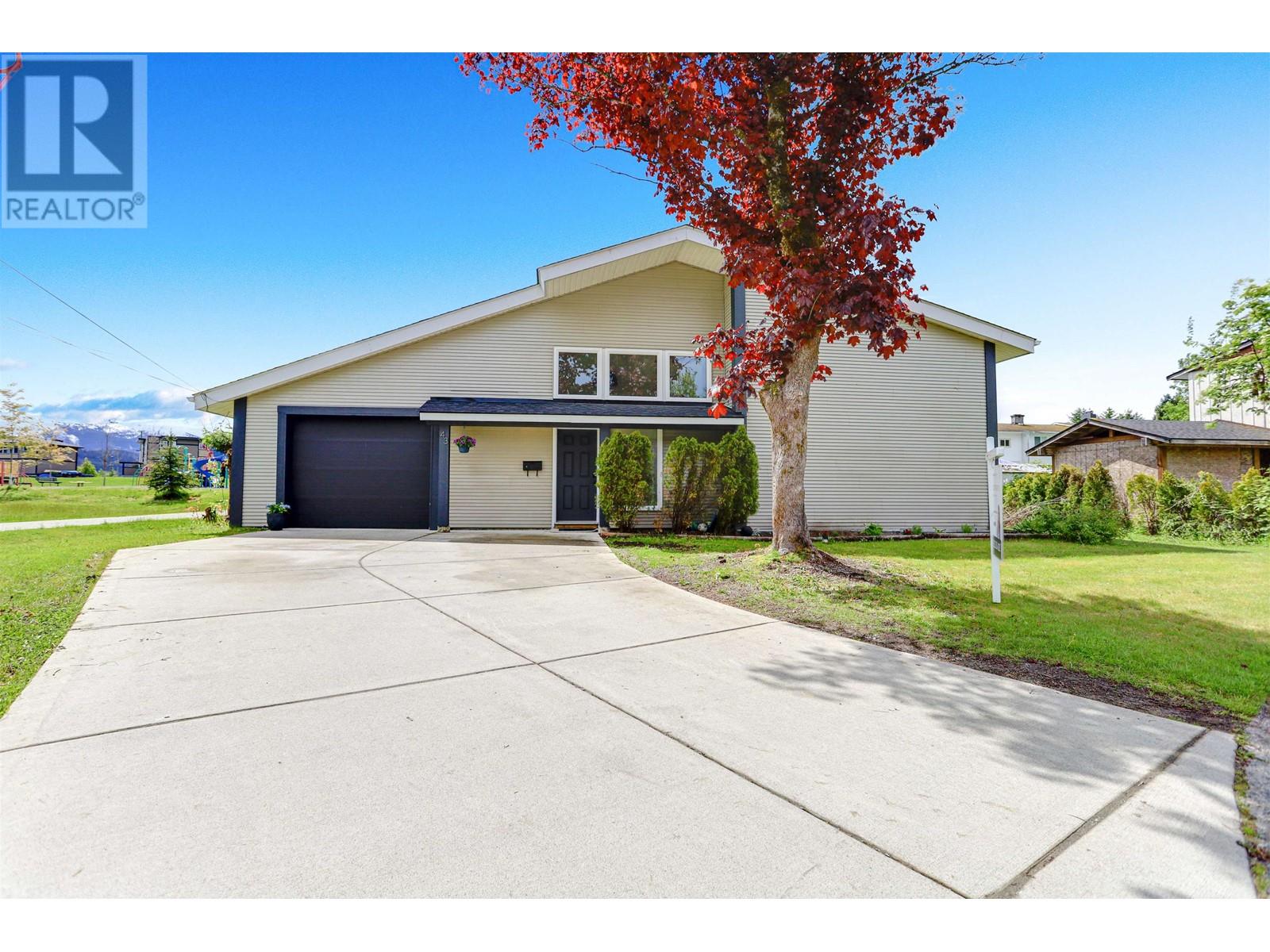 43 Pintail St, Kitimat, BC V8C 1L8