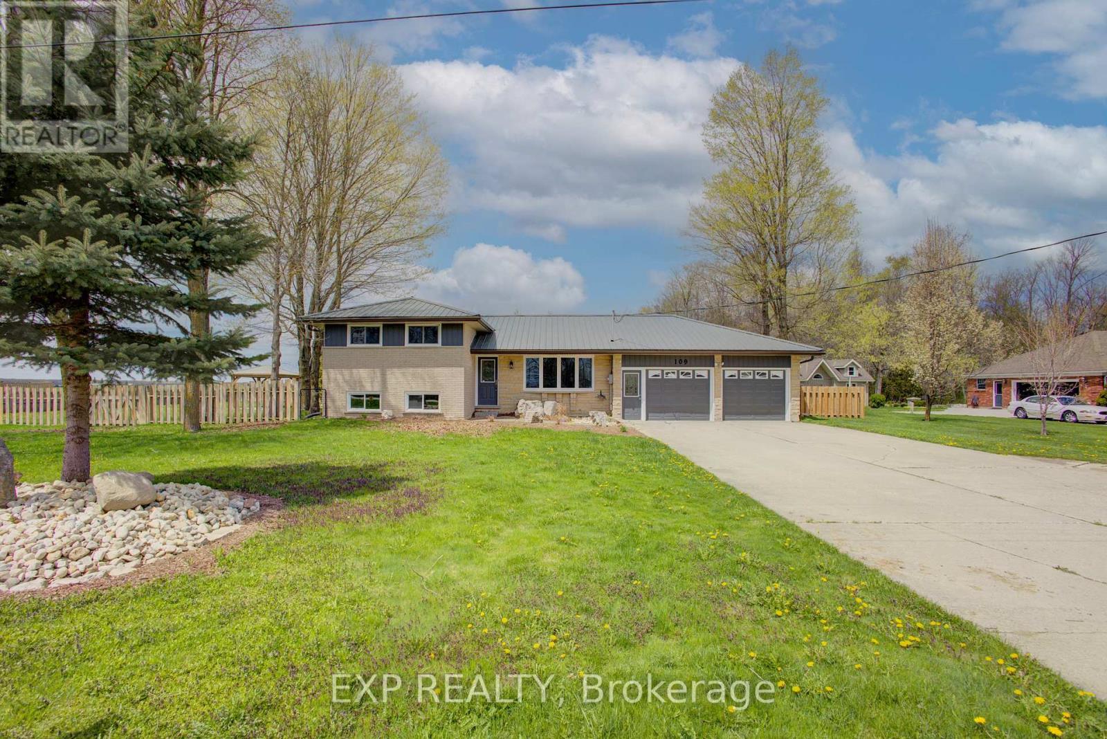 109 Mcgivern St, Mapleton, ON N0G 2K0