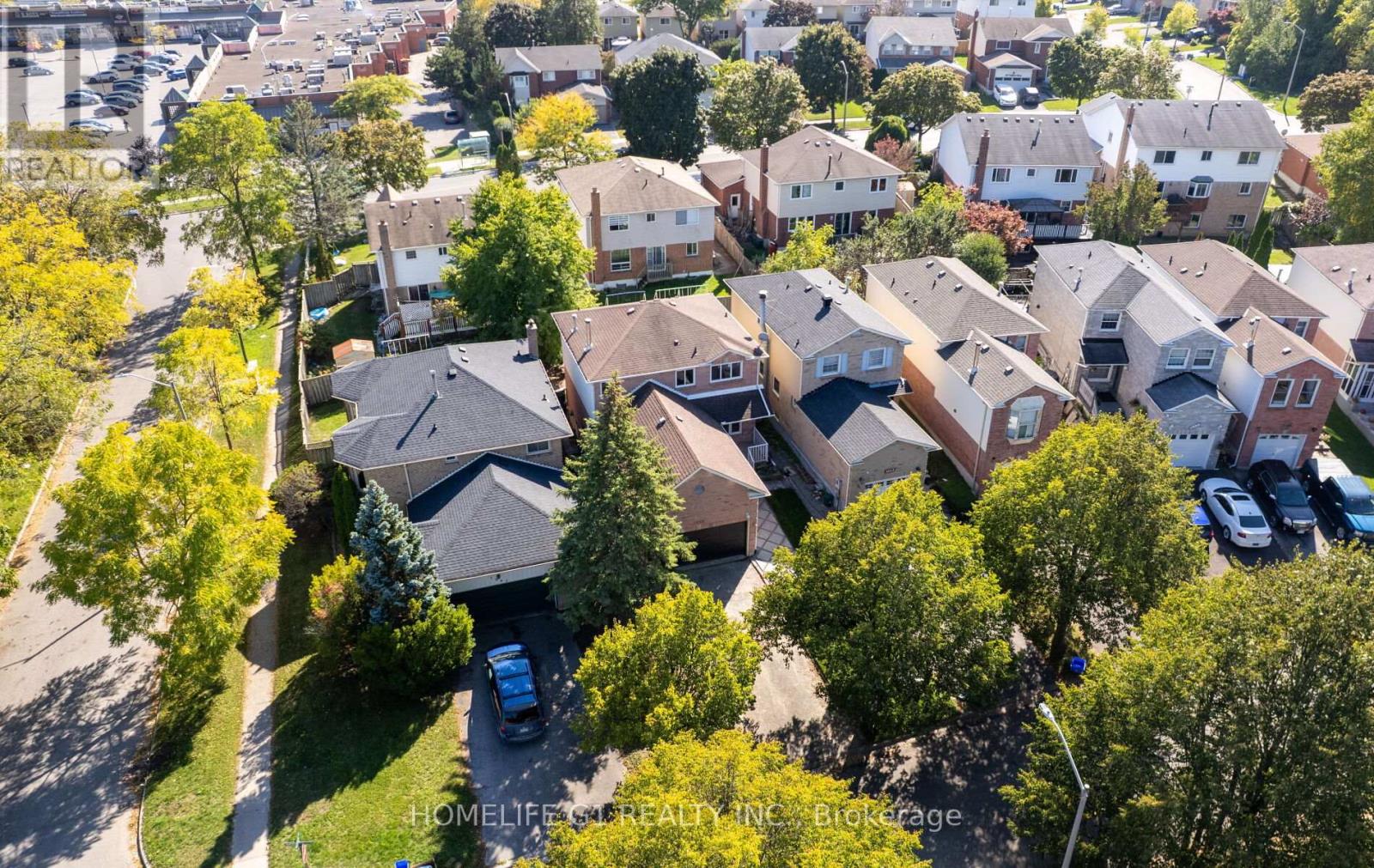1665 Tawnberry St, Pickering, ON L1X 2B4