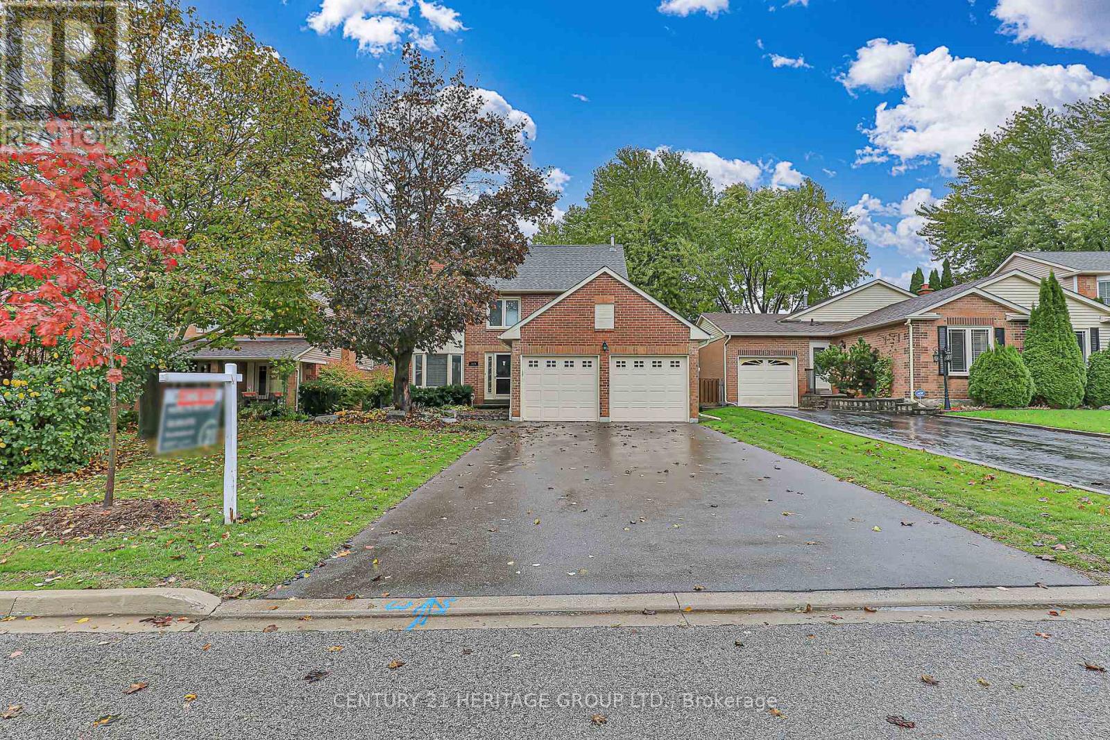 124 John Bowser Cres, Newmarket, ON L3Y 7P1