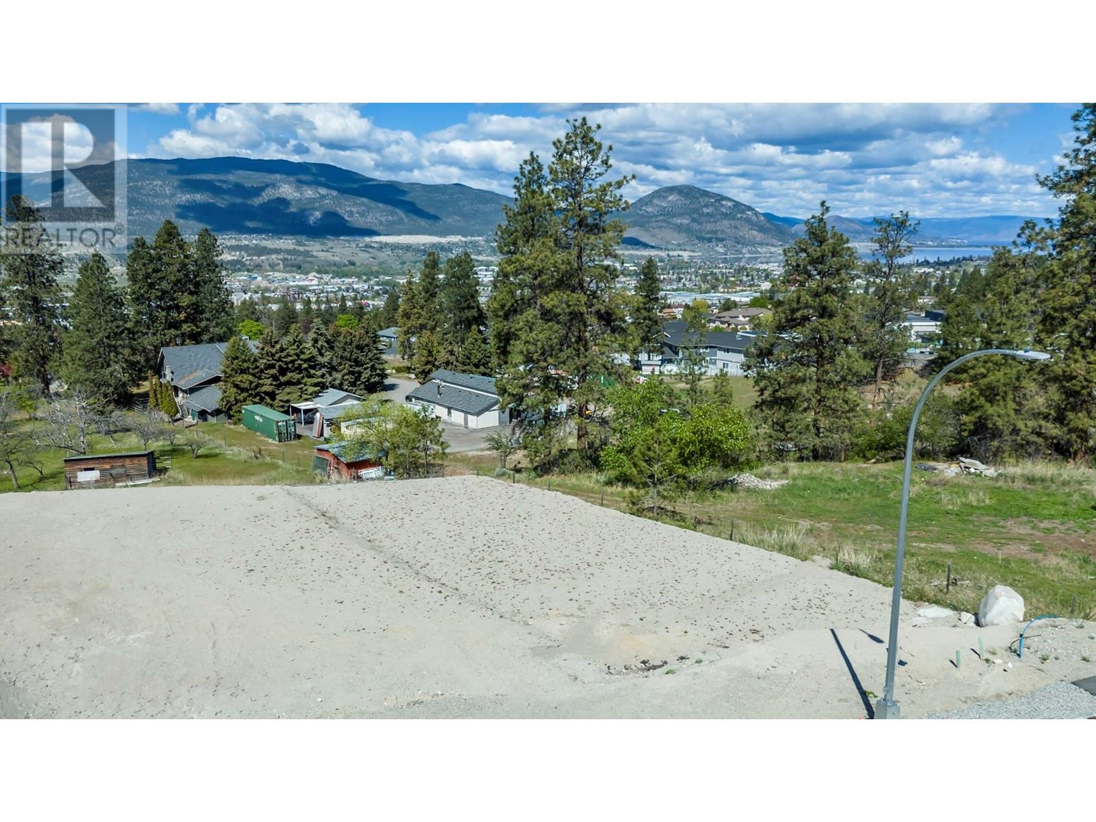 2821 Evergreen Dr, Penticton, BC V2A 7T1