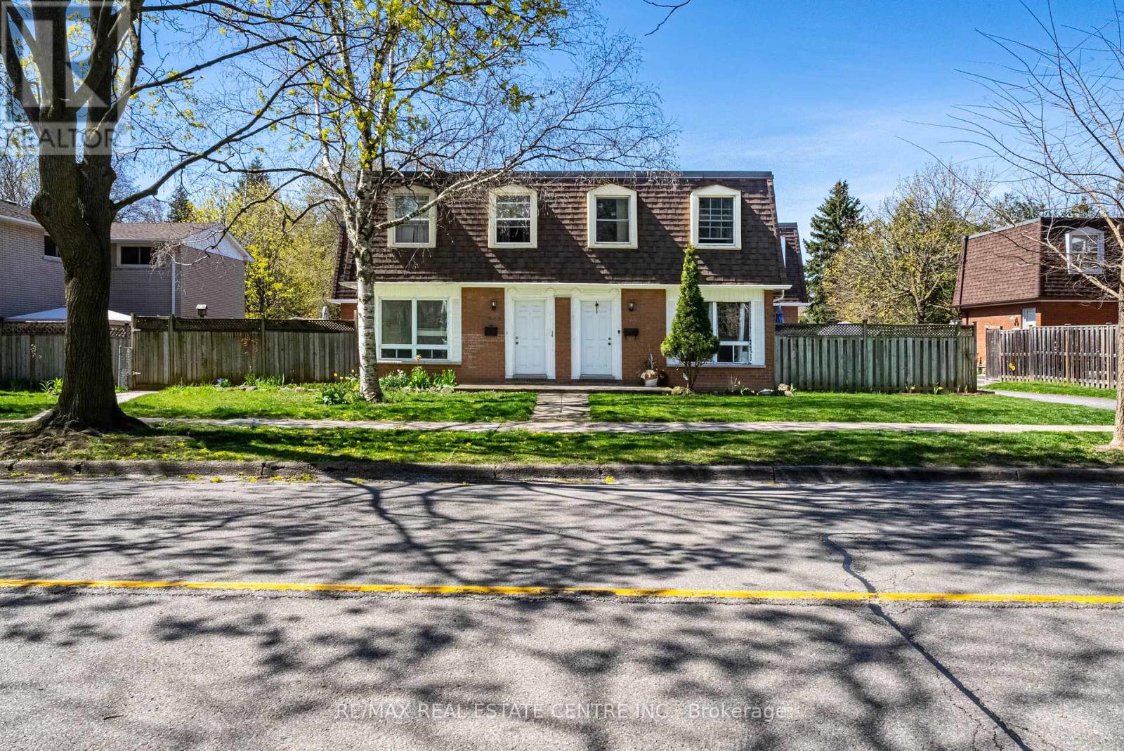 648-654 Francis Rd, Burlington, ON L7T 3X7