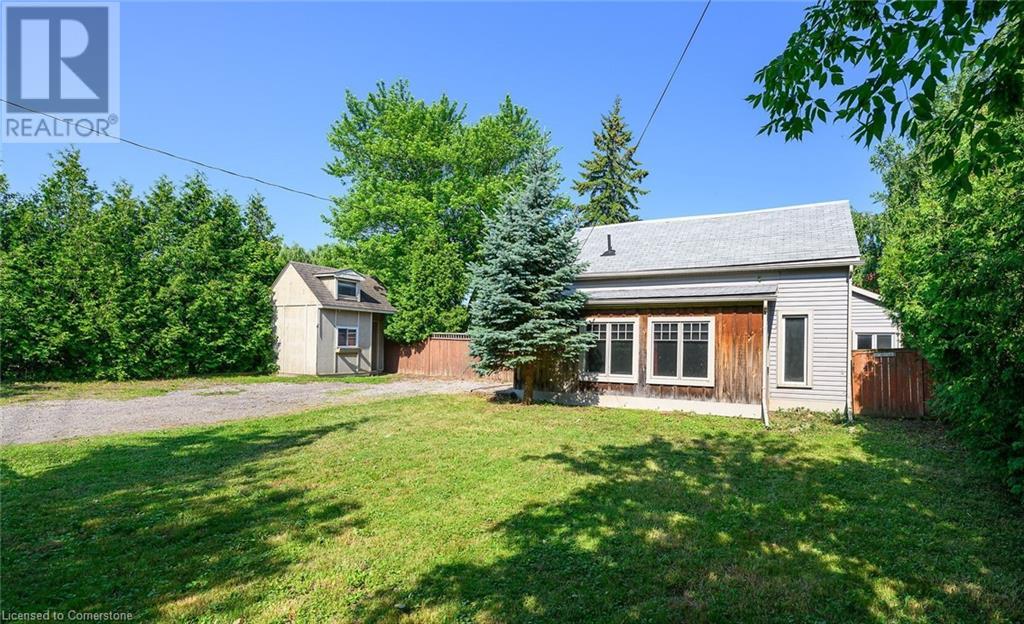 126 Mountain Rd, Grimsby, ON L3M 4E7