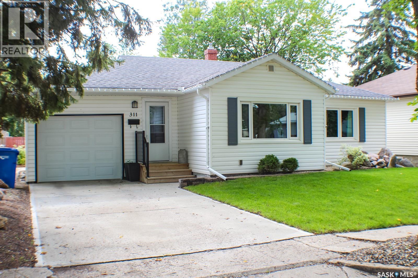 311 Stovel Ave E, Melfort, SK S0E 1A0