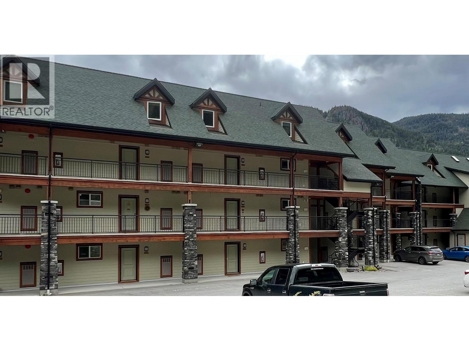 5570 Broadwater Road Unit 113, Castlegar, BC V1N 0A1