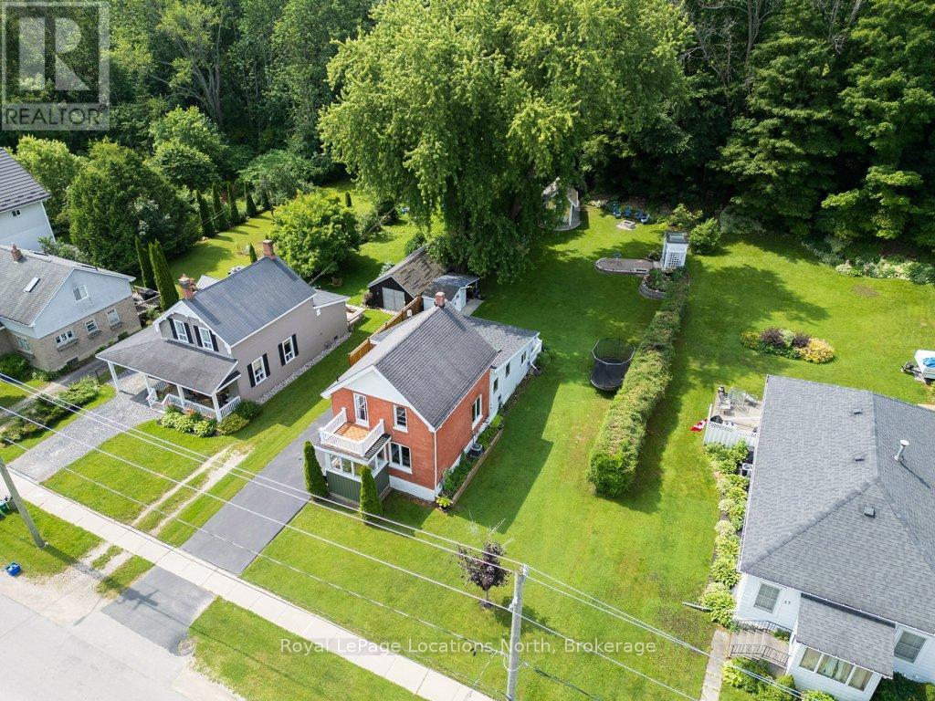 25 Edwin St W, Meaford, ON N4L 1E4