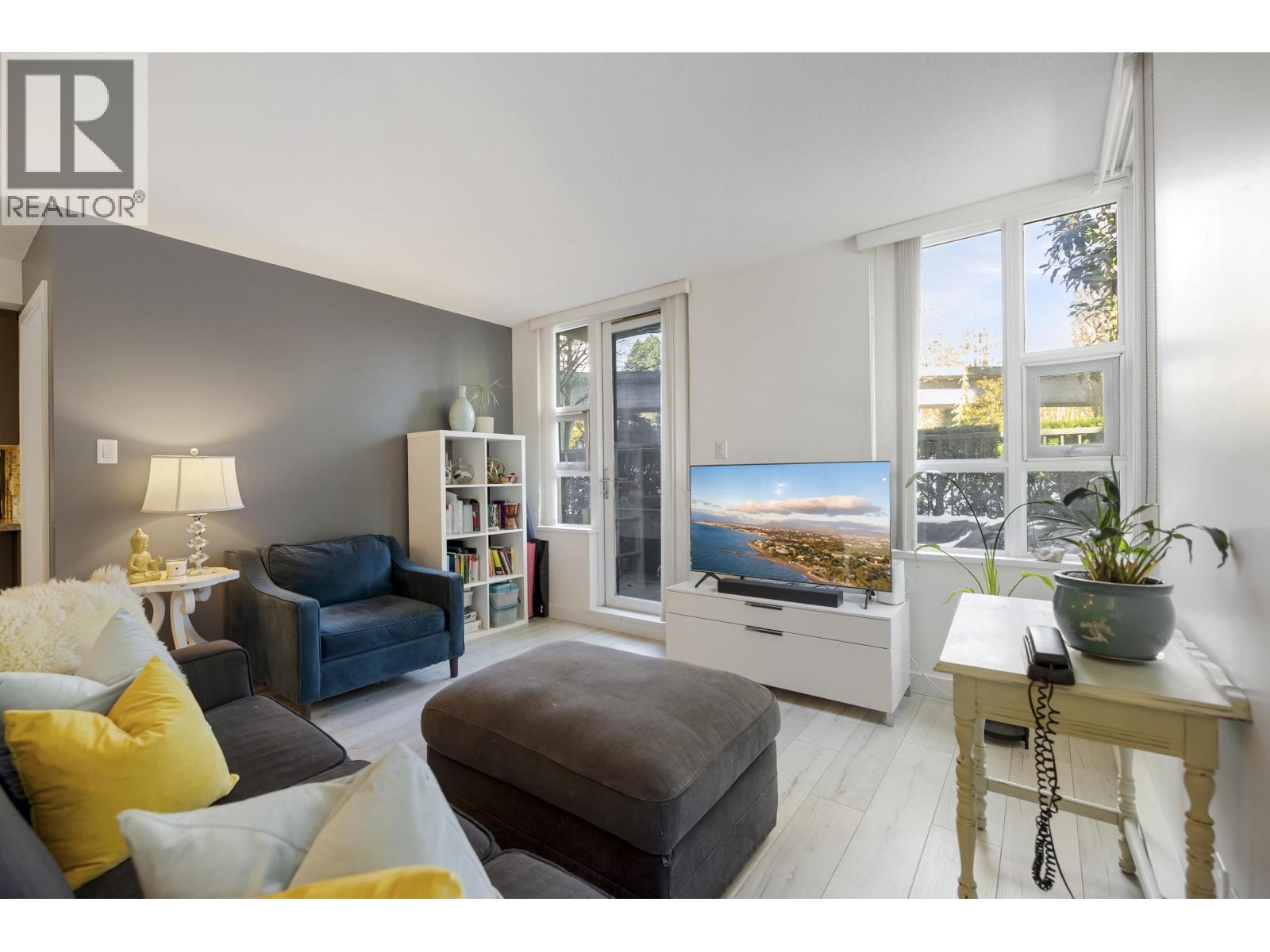 2200 Douglas Road Unit 302, Burnaby, BC V5C 0G8