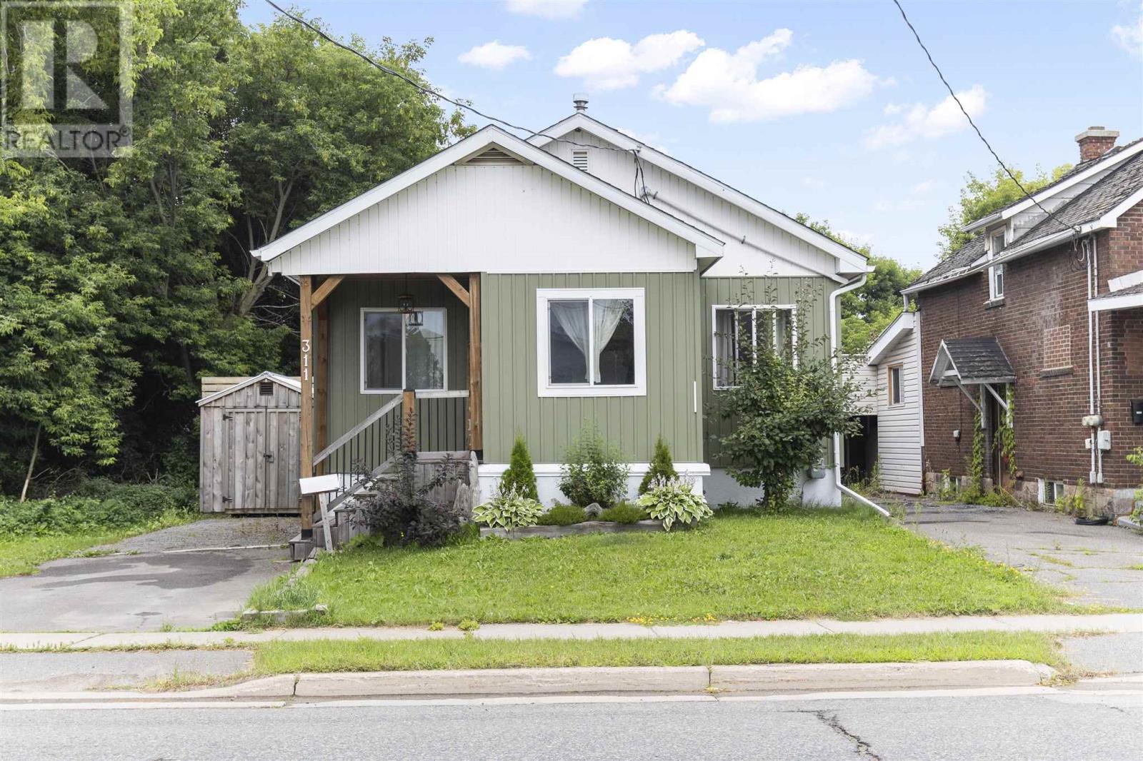 311 Farwell Ter, Sault Ste. Marie, ON P6C 4B4
