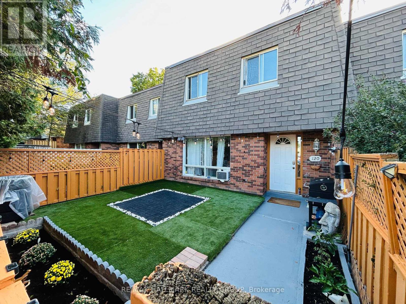 120 Royalton Private, Ottawa, ON K1V 9S3