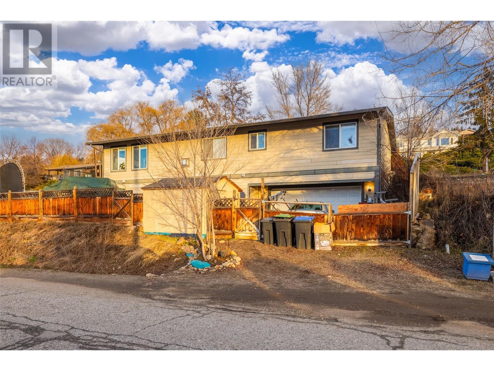 10957 Pheasant Rd, Lake Country, BC V4V 1W9