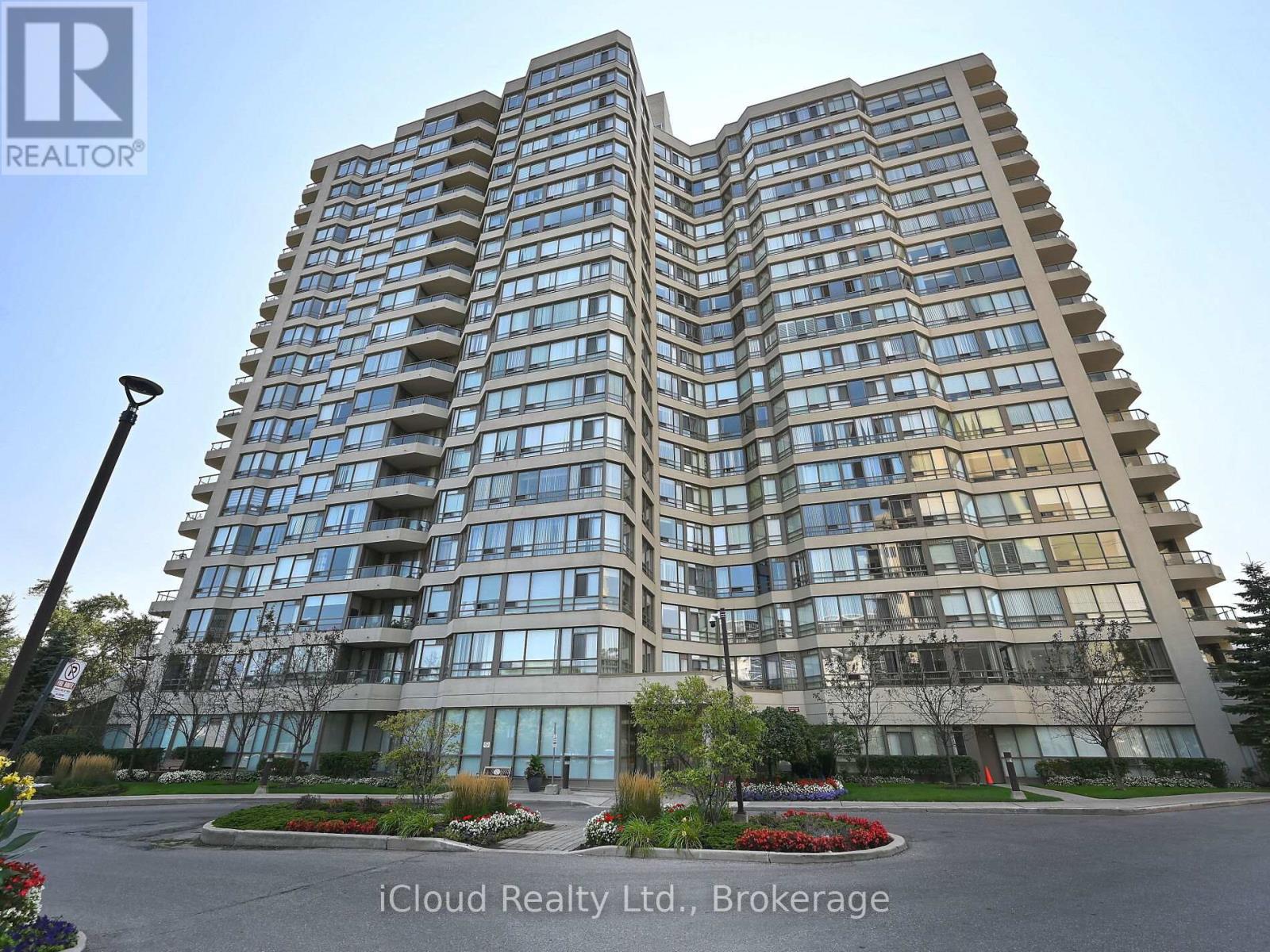 75 King Street East #ph3, Mississauga, ON L5A 4G5