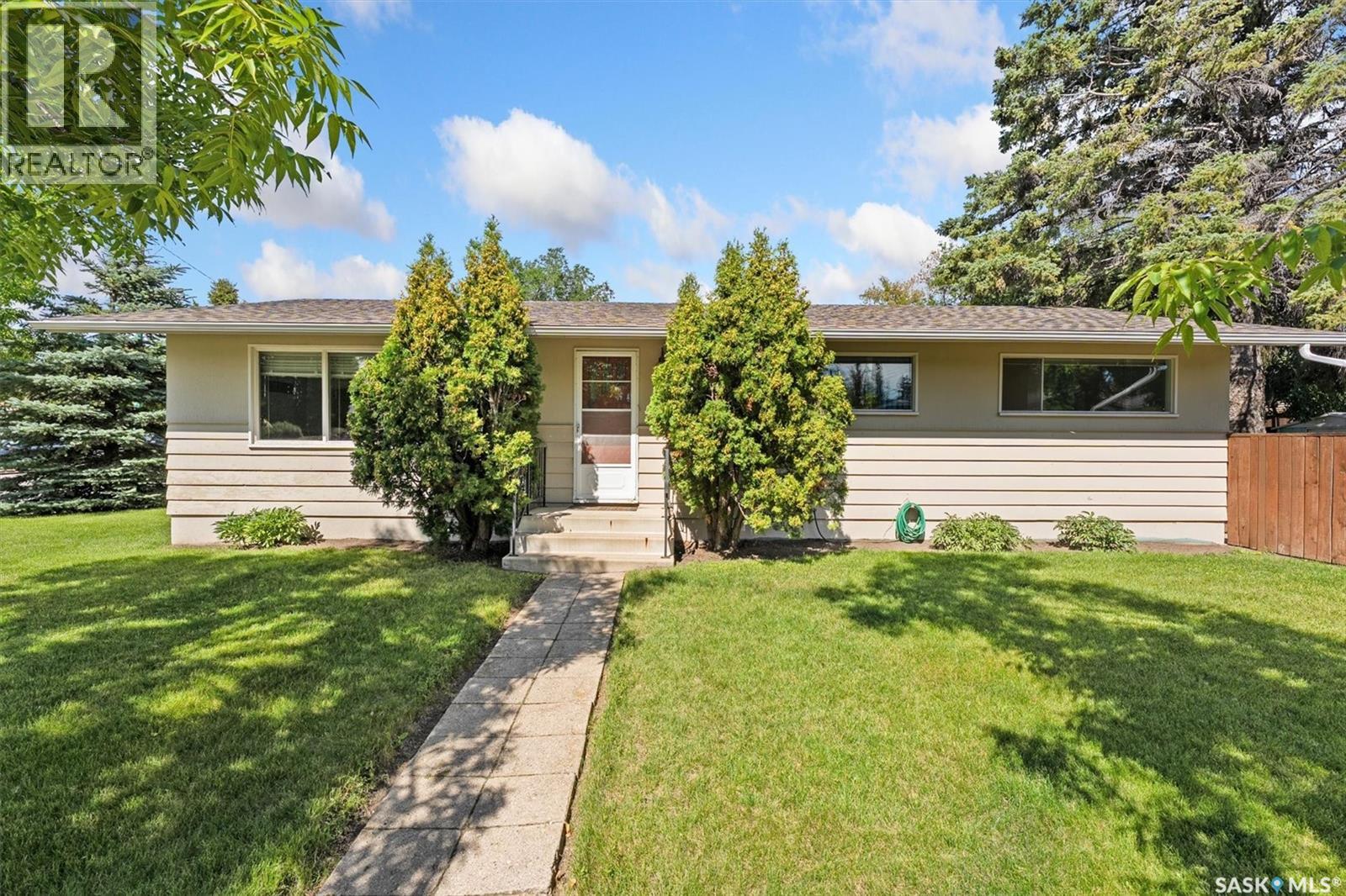 2431 Dufferin Ave, Saskatoon, SK S7J 1C3