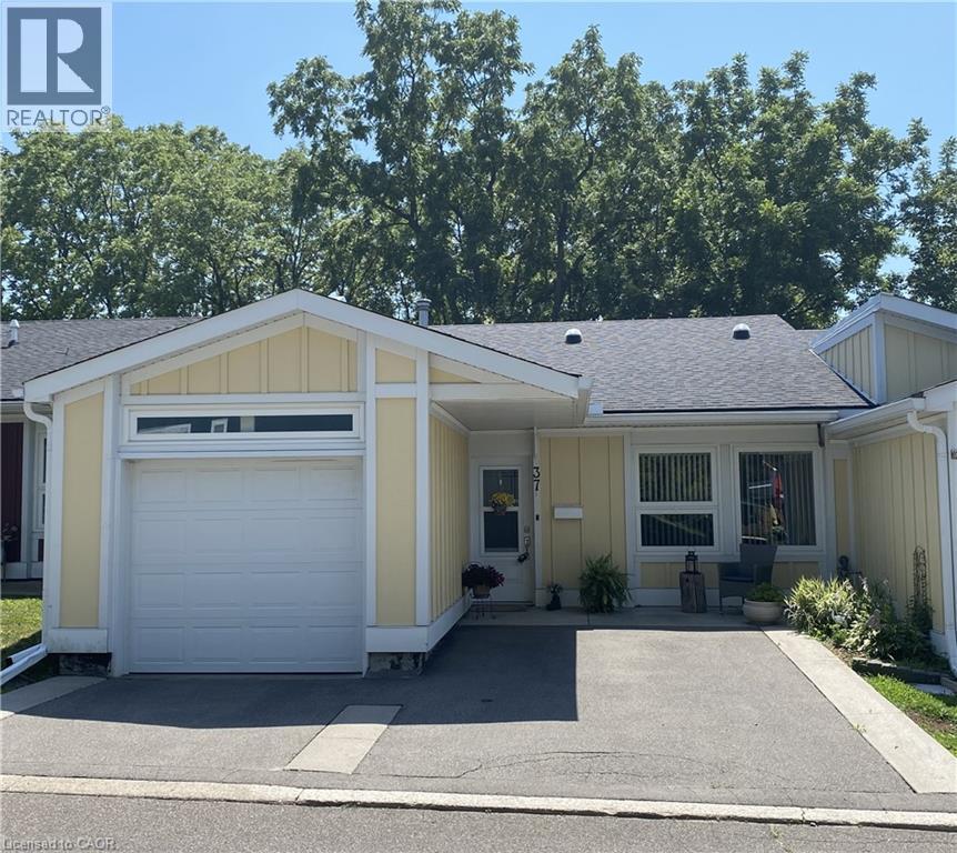 37 Bishop Tonnos Way, Hamilton, ON L9B 2L7