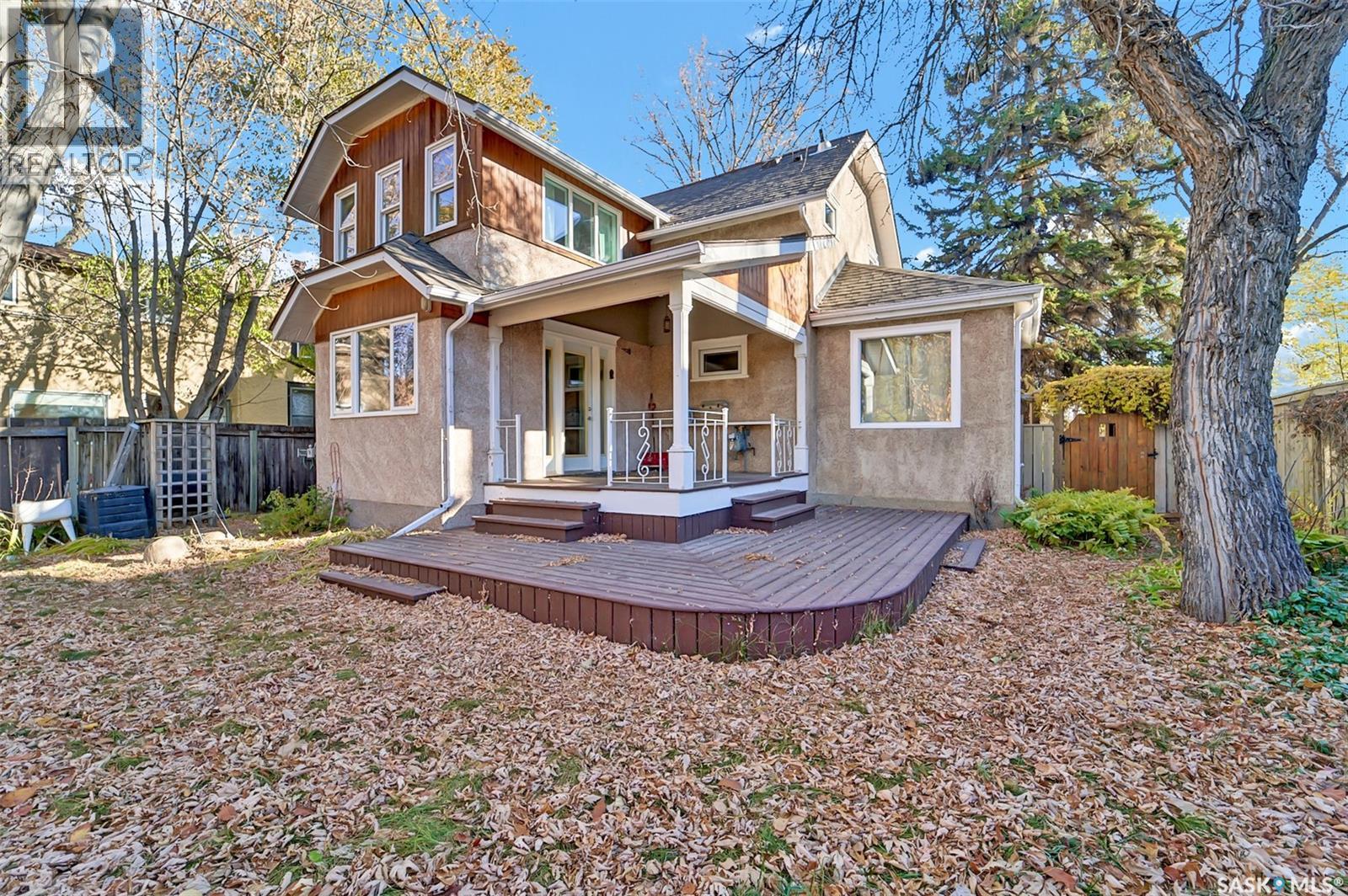 927 10 Avenue North, Saskatoon, SK S7K 3A3