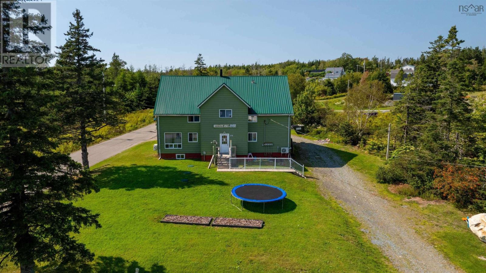 15 Pool Rd, Sheet Harbour, NS B0J 3B0