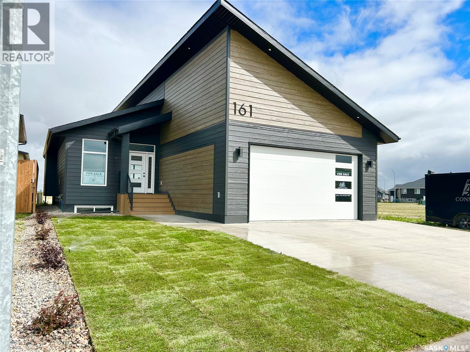 161 Delaet Dr, Weyburn, SK S4H 3B9